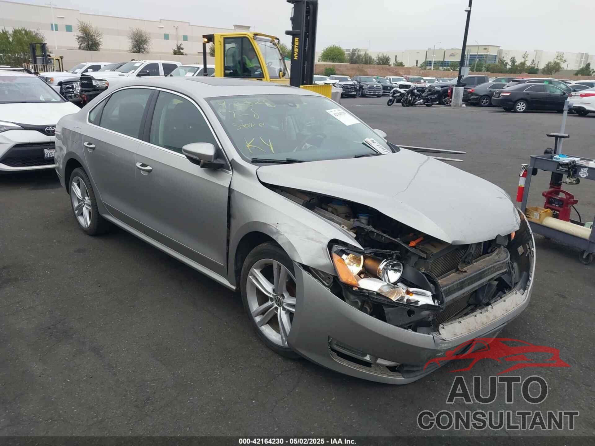 VOLKSWAGEN PASSAT 2012 - 1VWCN7A39CC081418