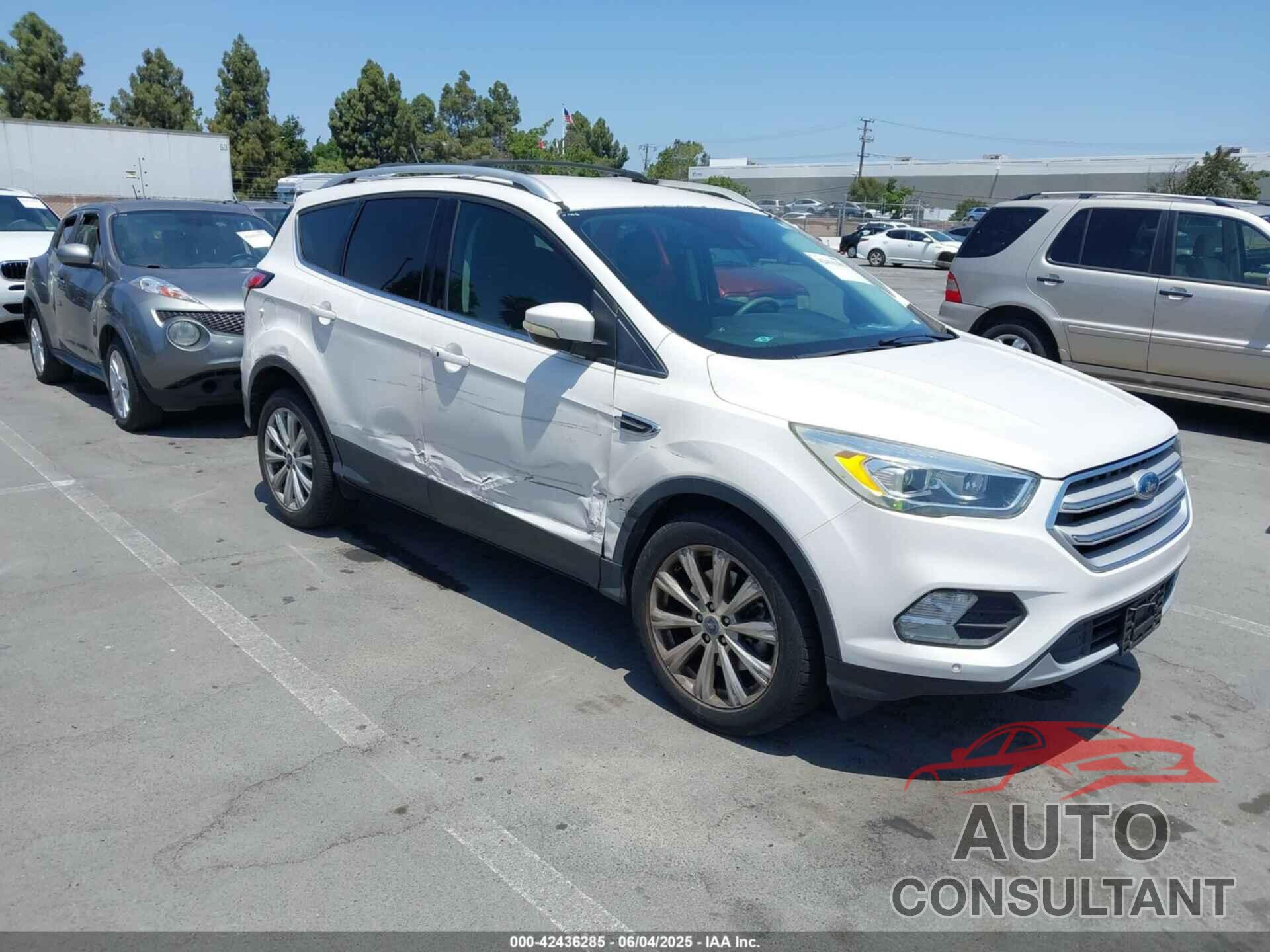 FORD ESCAPE 2018 - 1FMCU0J94JUB26110