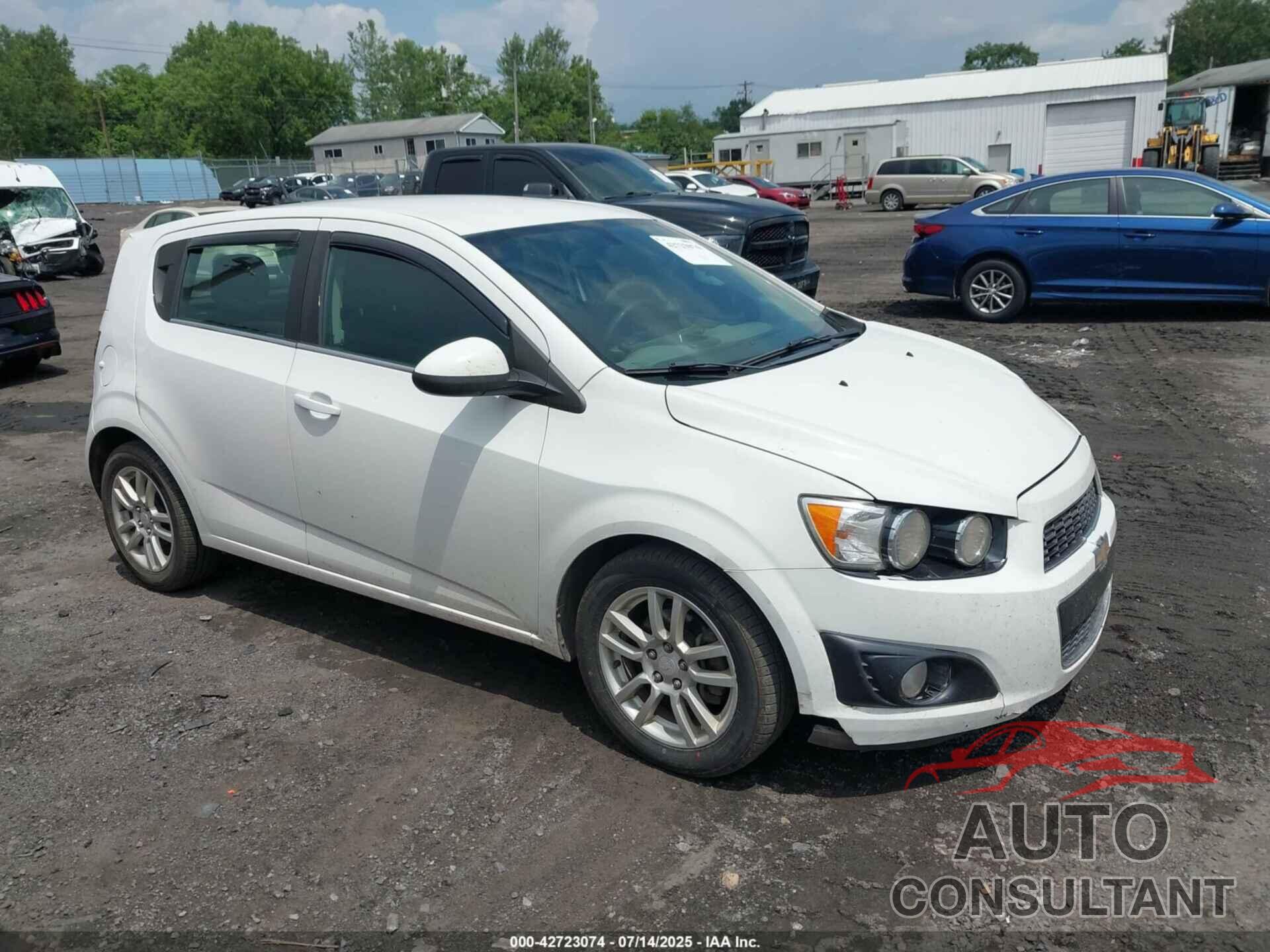 CHEVROLET SONIC 2014 - 1G1JC6SG6E4133492