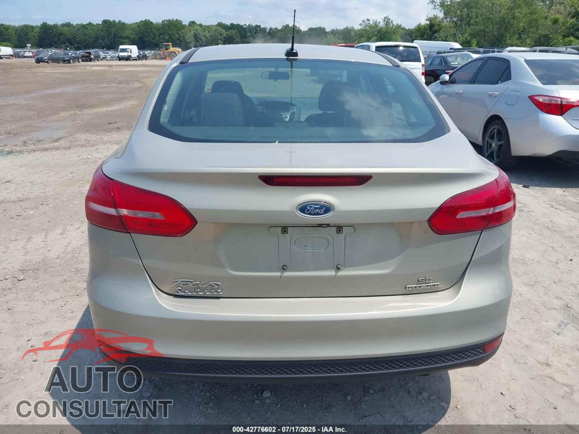 FORD FOCUS 2015 - 1FADP3F2XFL379092