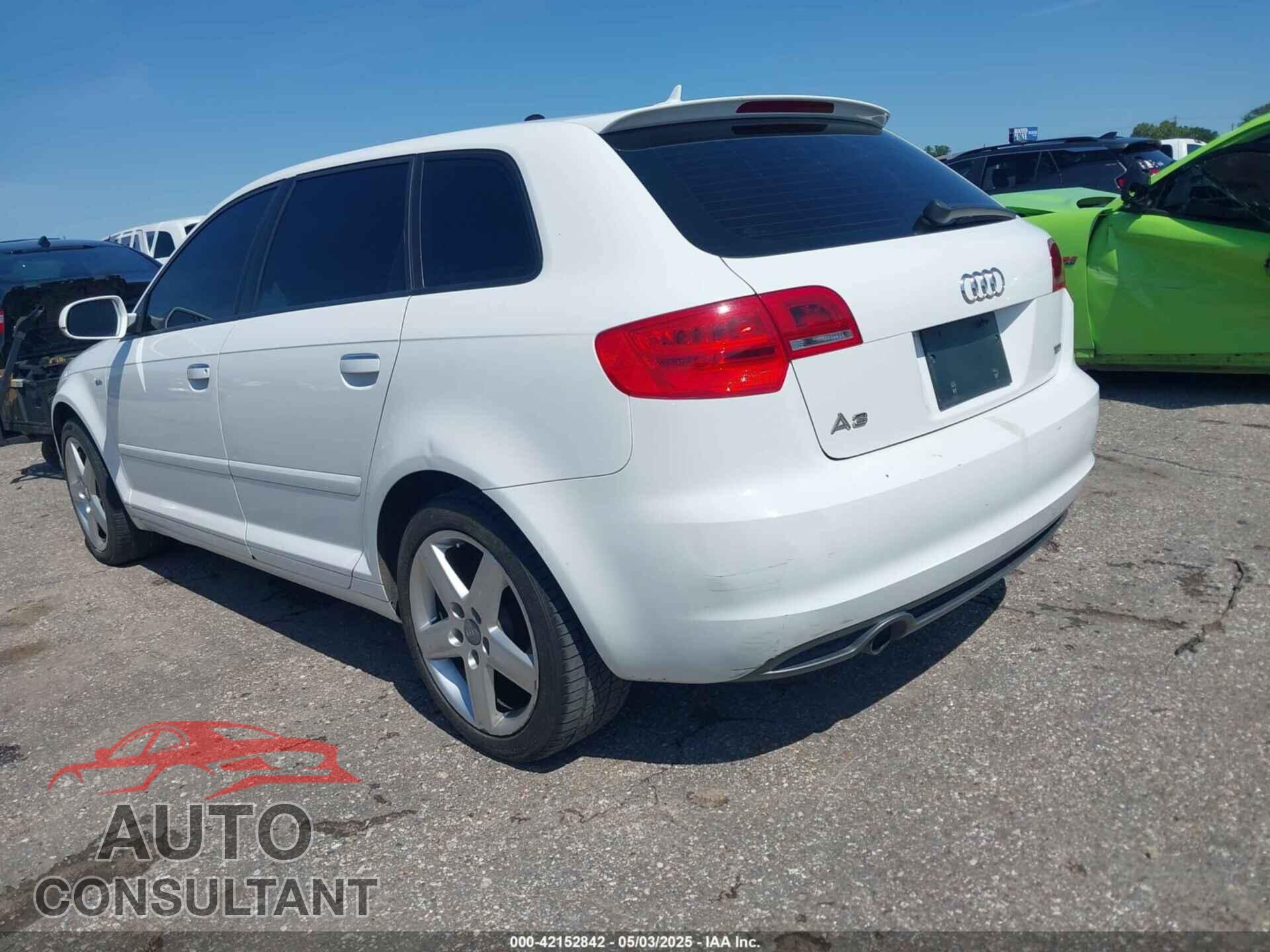 AUDI A3 2011 - WAUBJBFM8BA059643