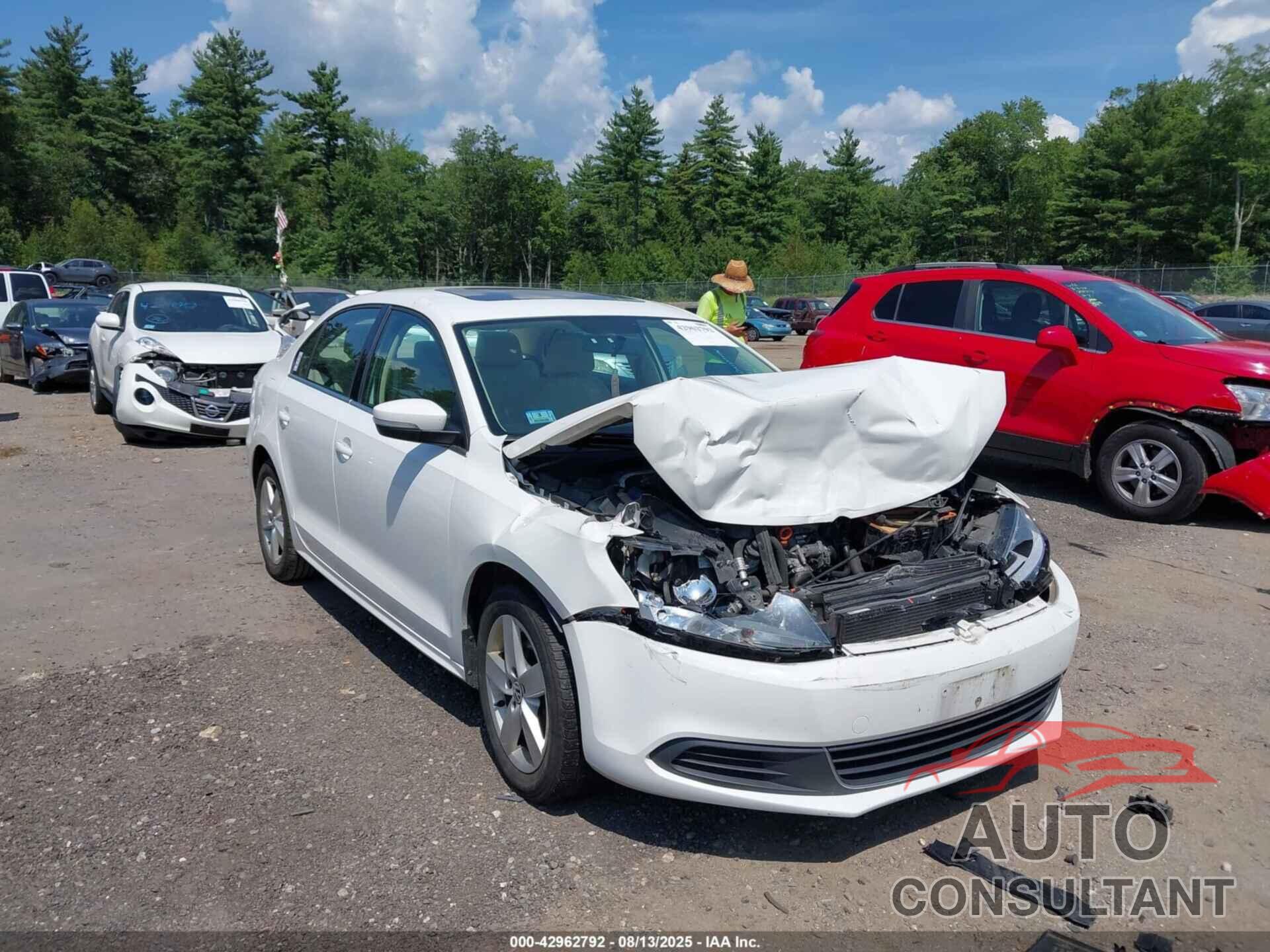 VOLKSWAGEN JETTA 2013 - 3VWLL7AJ5DM303196