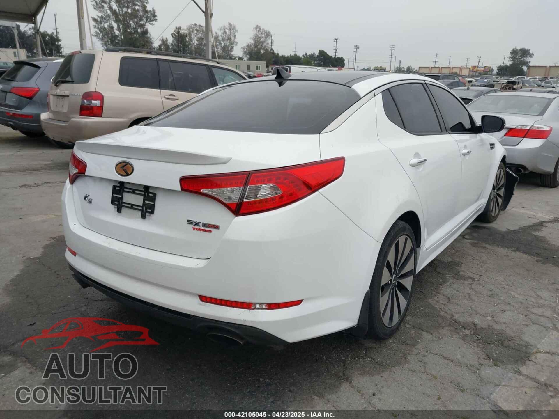 KIA OPTIMA 2011 - KNAGR4A60B5134153