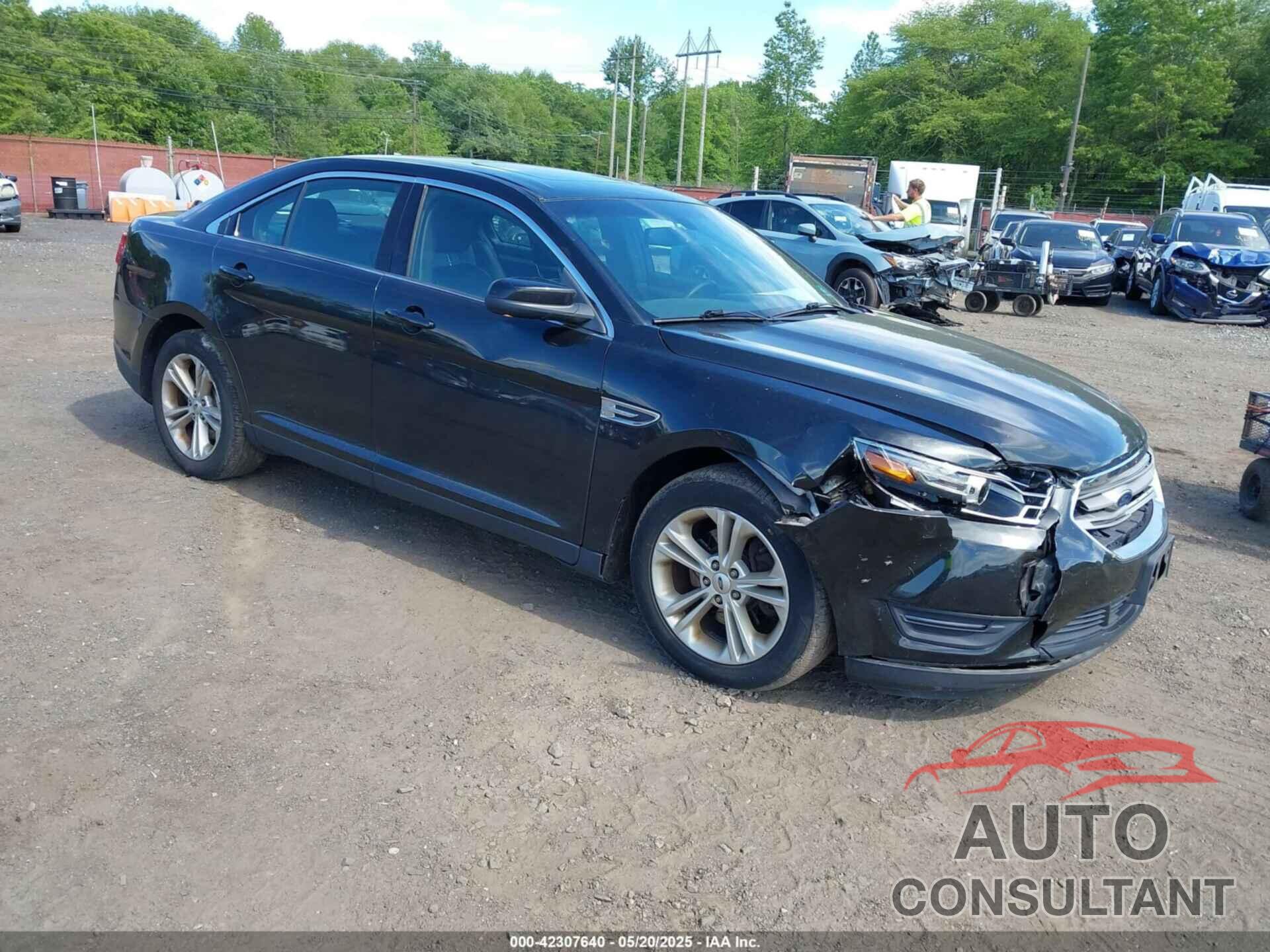 FORD TAURUS 2015 - 1FAHP2E88FG181055