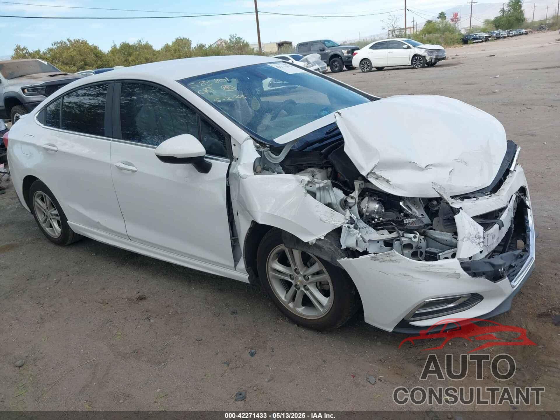 CHEVROLET CRUZE 2018 - 1G1BE5SM1J7177617