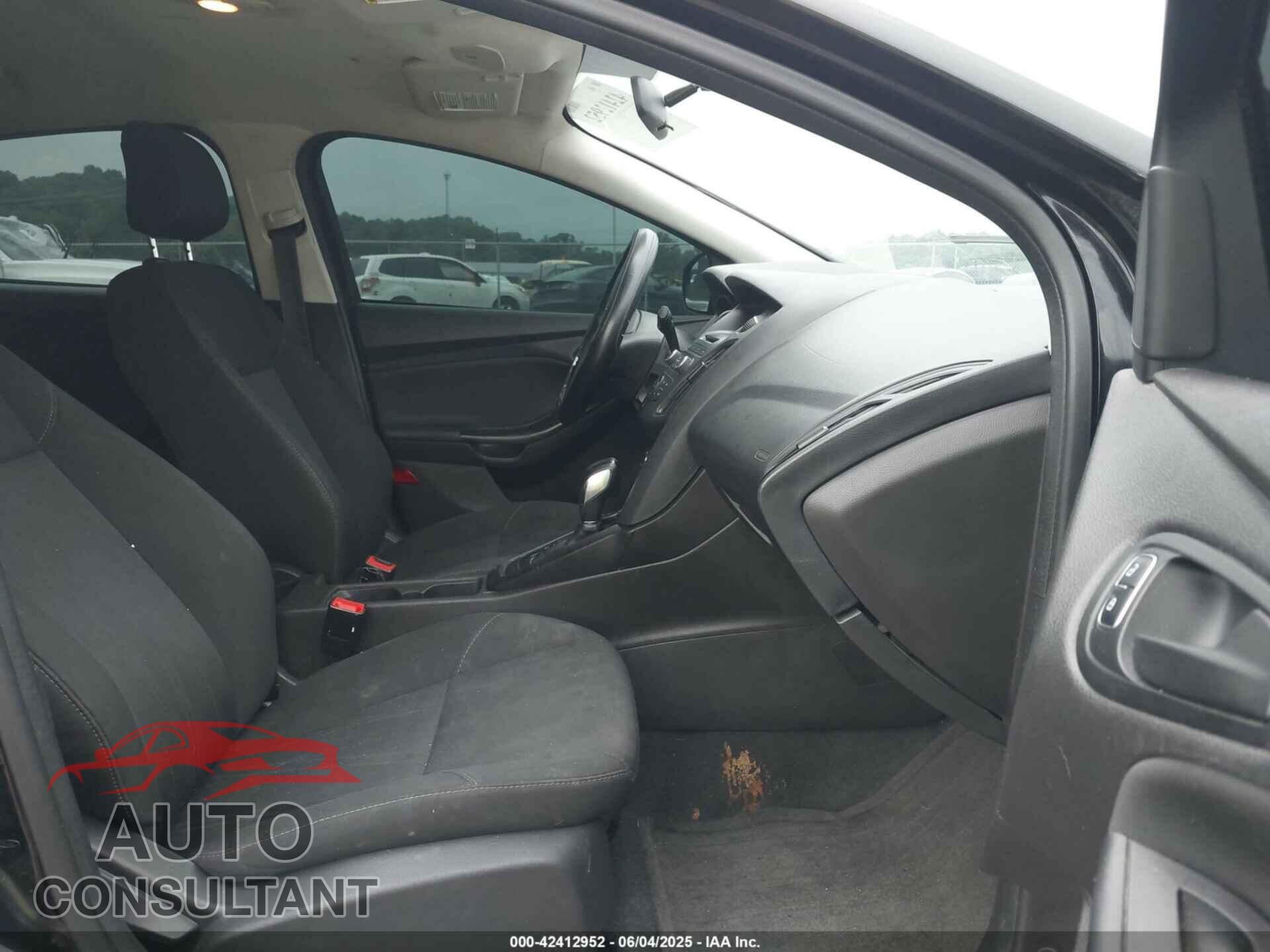 FORD FOCUS 2017 - 1FADP3E21HL222748