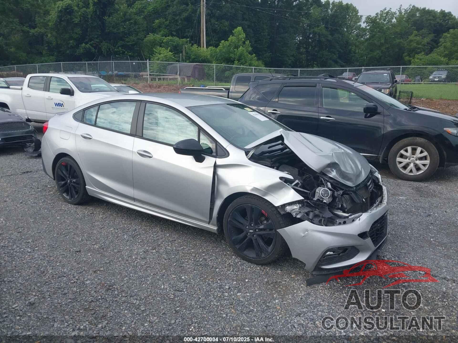CHEVROLET CRUZE 2018 - 1G1BE5SM2J7123811