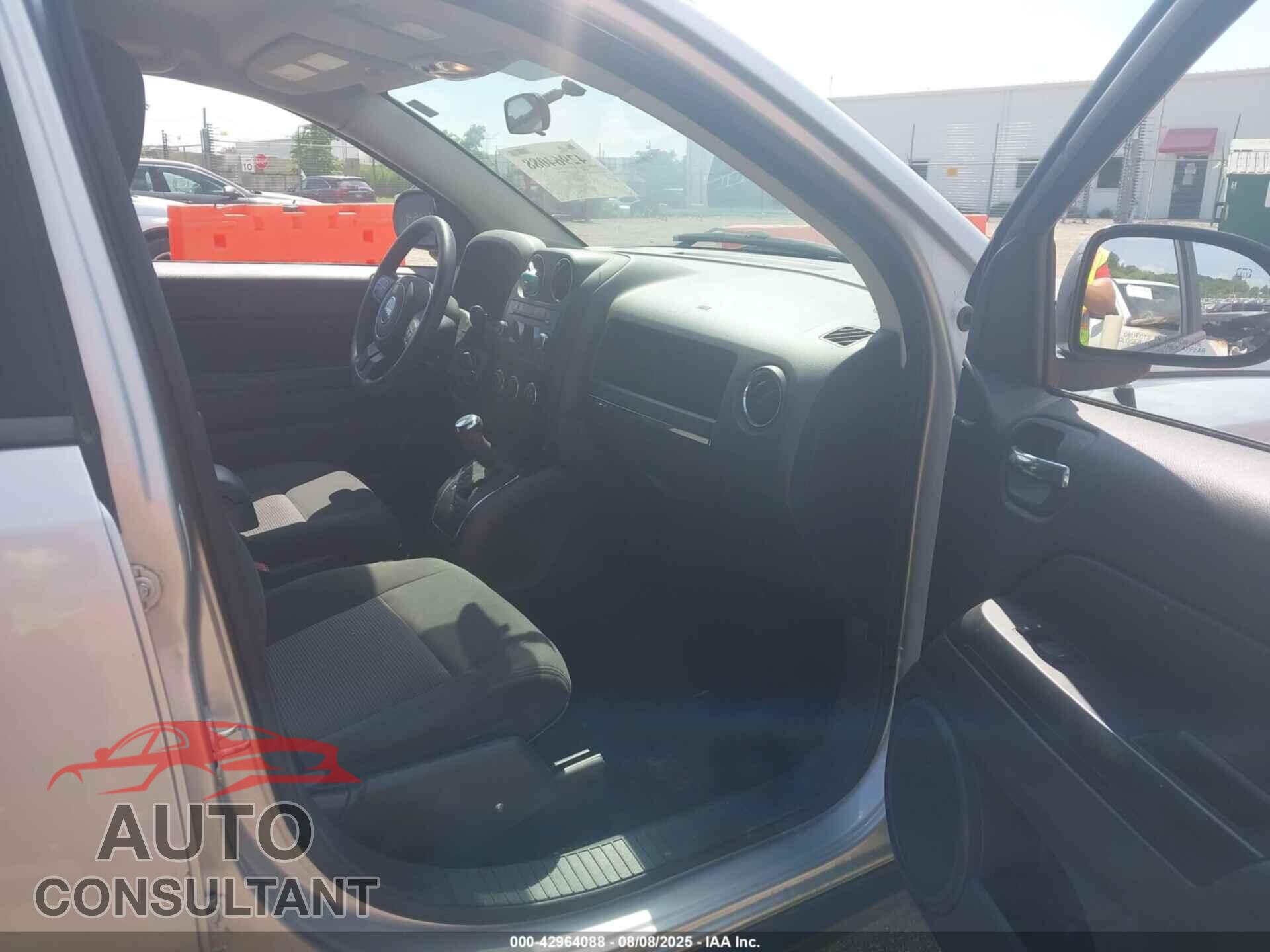 JEEP COMPASS 2011 - 1J4NT1FA2BD224508