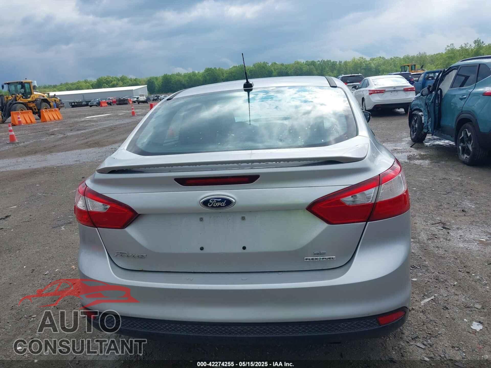 FORD FOCUS 2014 - 1FADP3F29EL270041