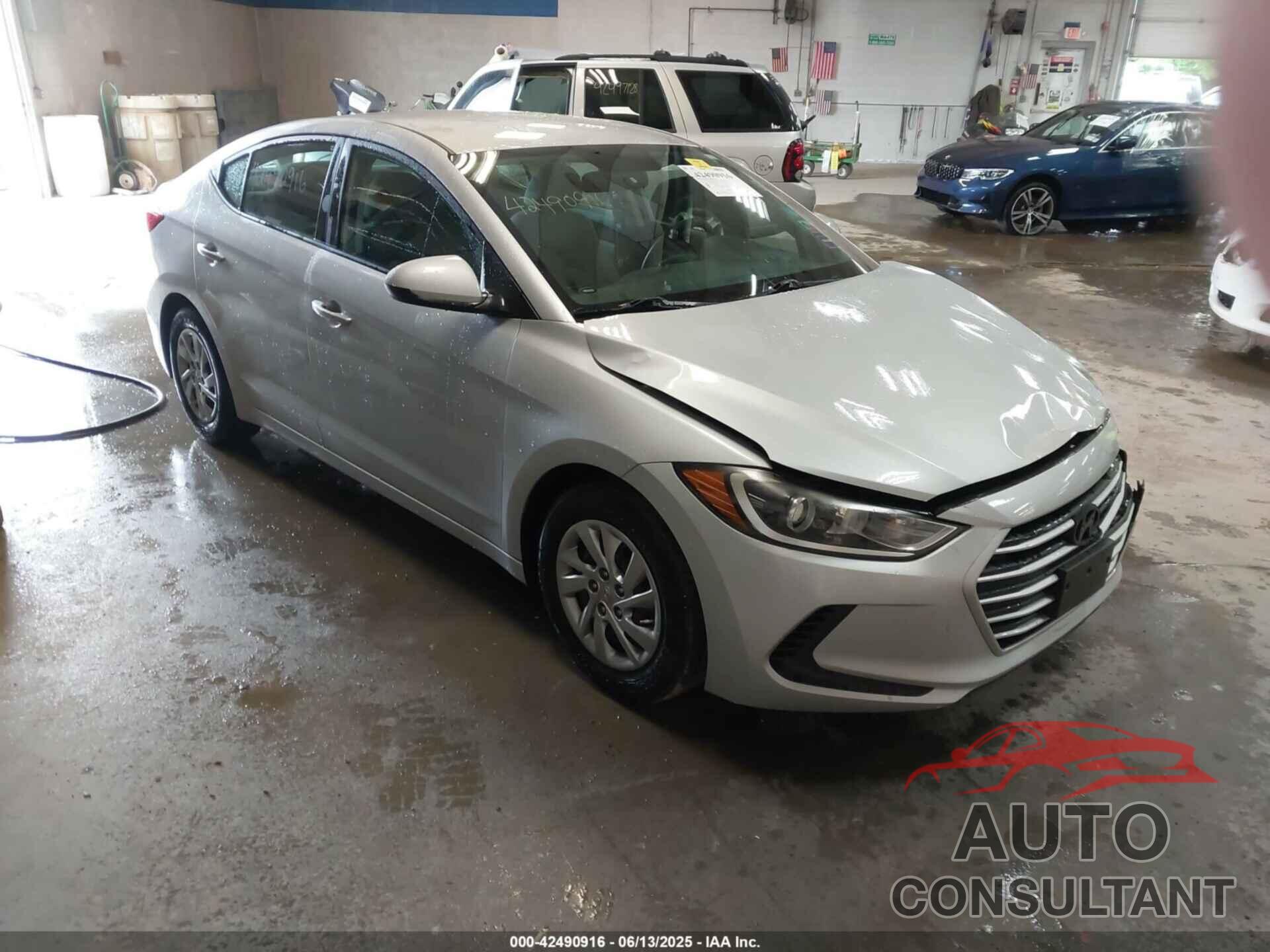 HYUNDAI ELANTRA 2018 - KMHD74LF0JU574107