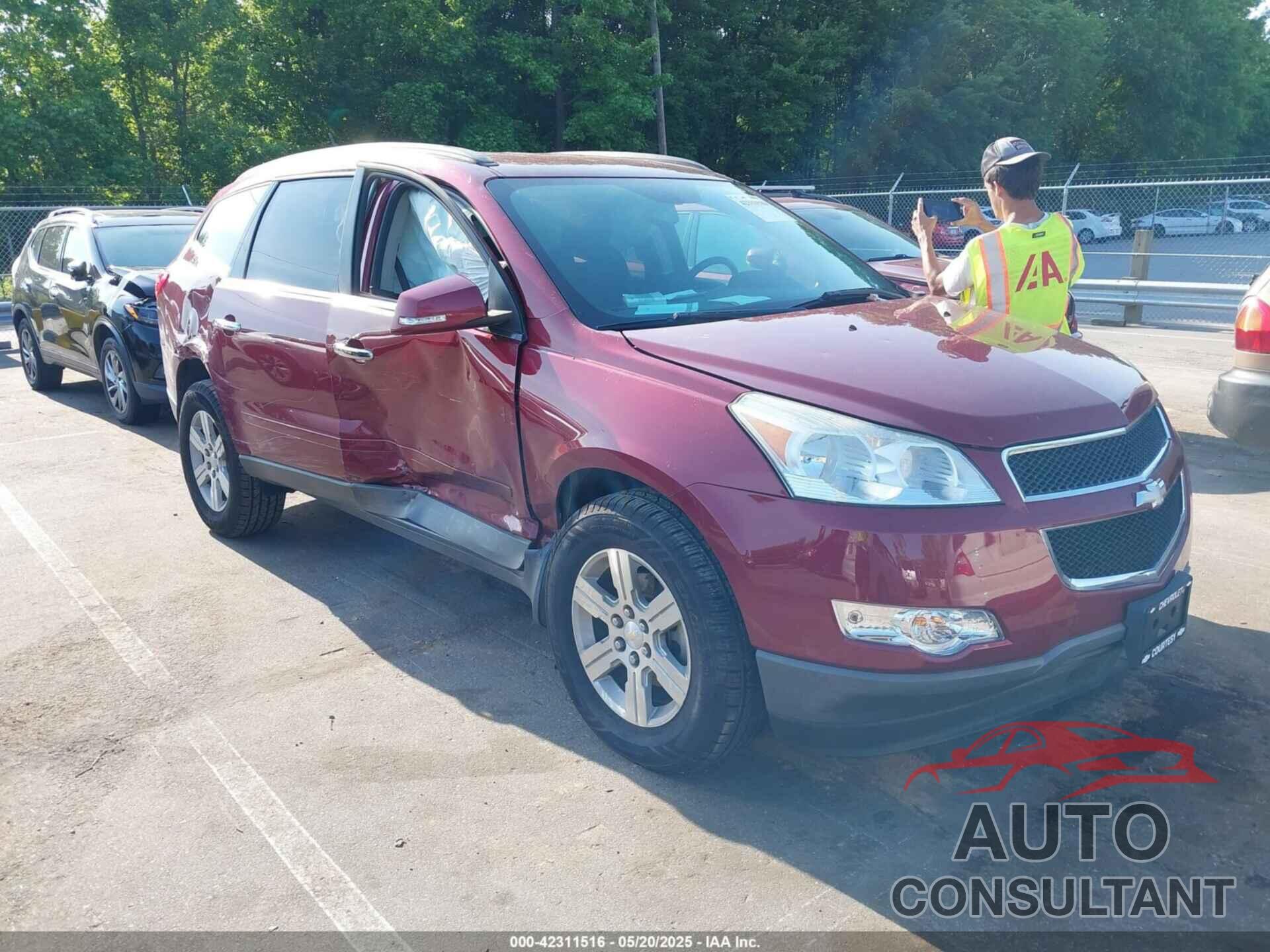 CHEVROLET TRAVERSE 2011 - 1GNKRGED9BJ128454
