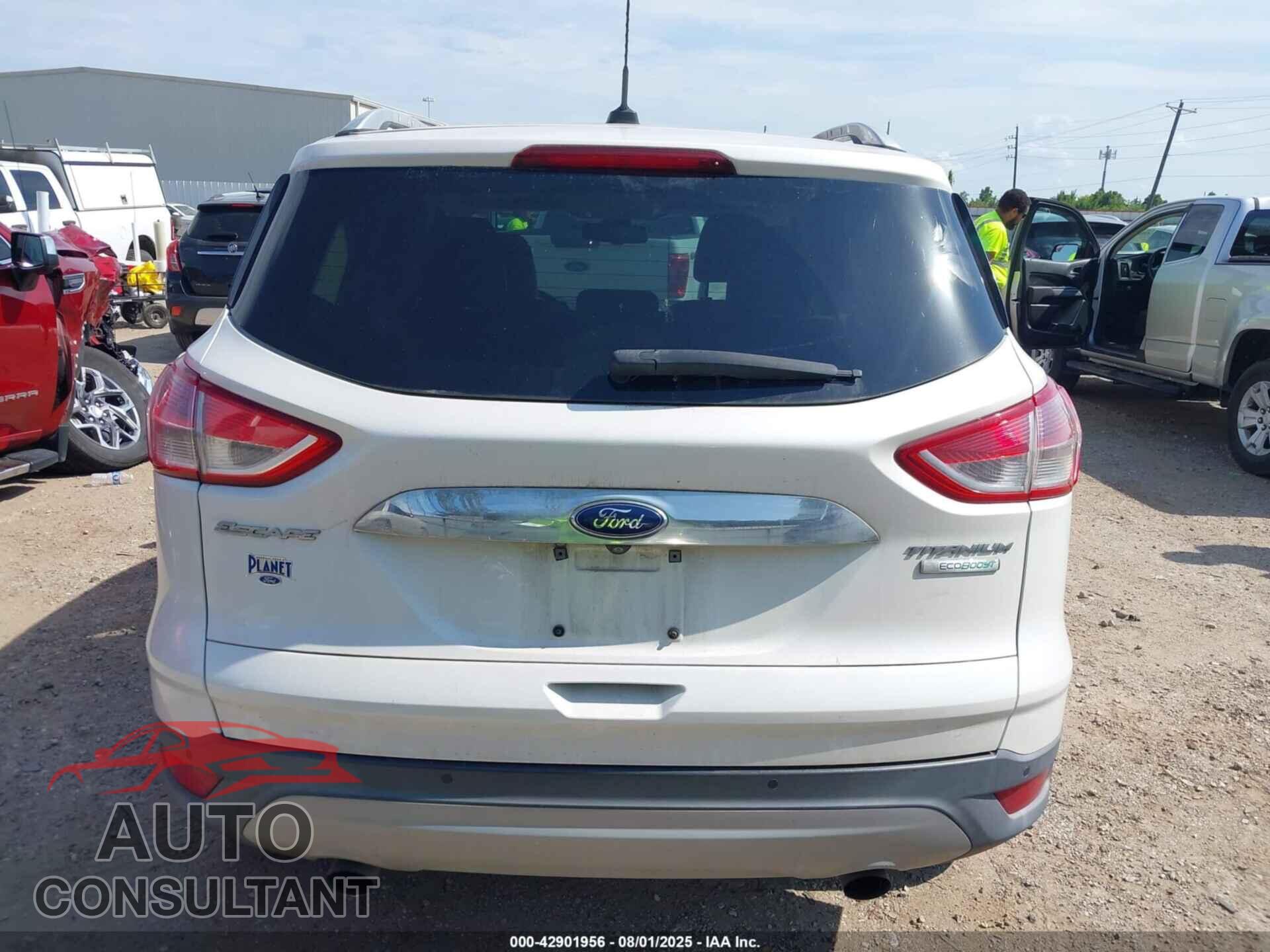 FORD ESCAPE 2016 - 1FMCU0J96GUA96889