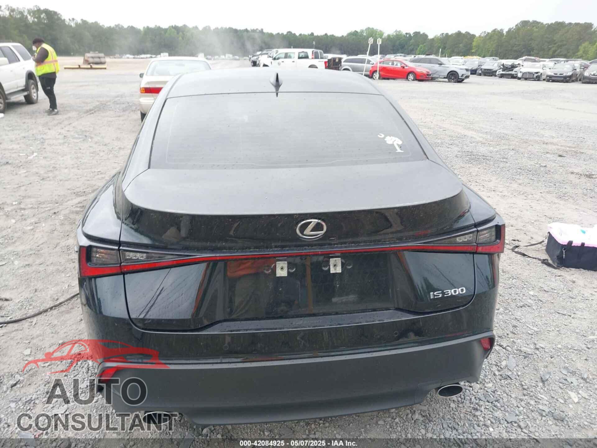 LEXUS IS 300 2024 - JTHCA1D29R5132121