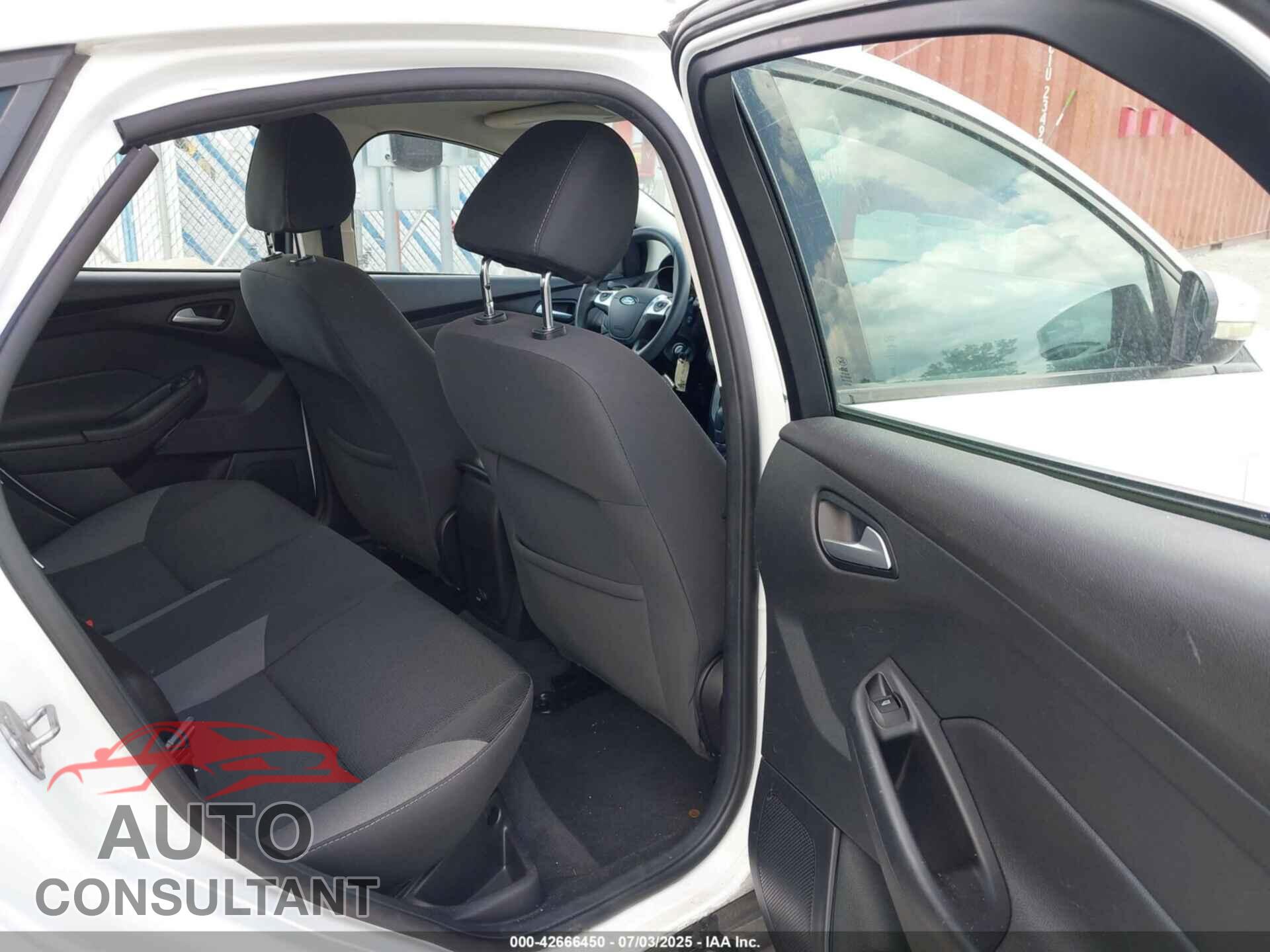 FORD FOCUS 2014 - 1FADP3F20EL244976