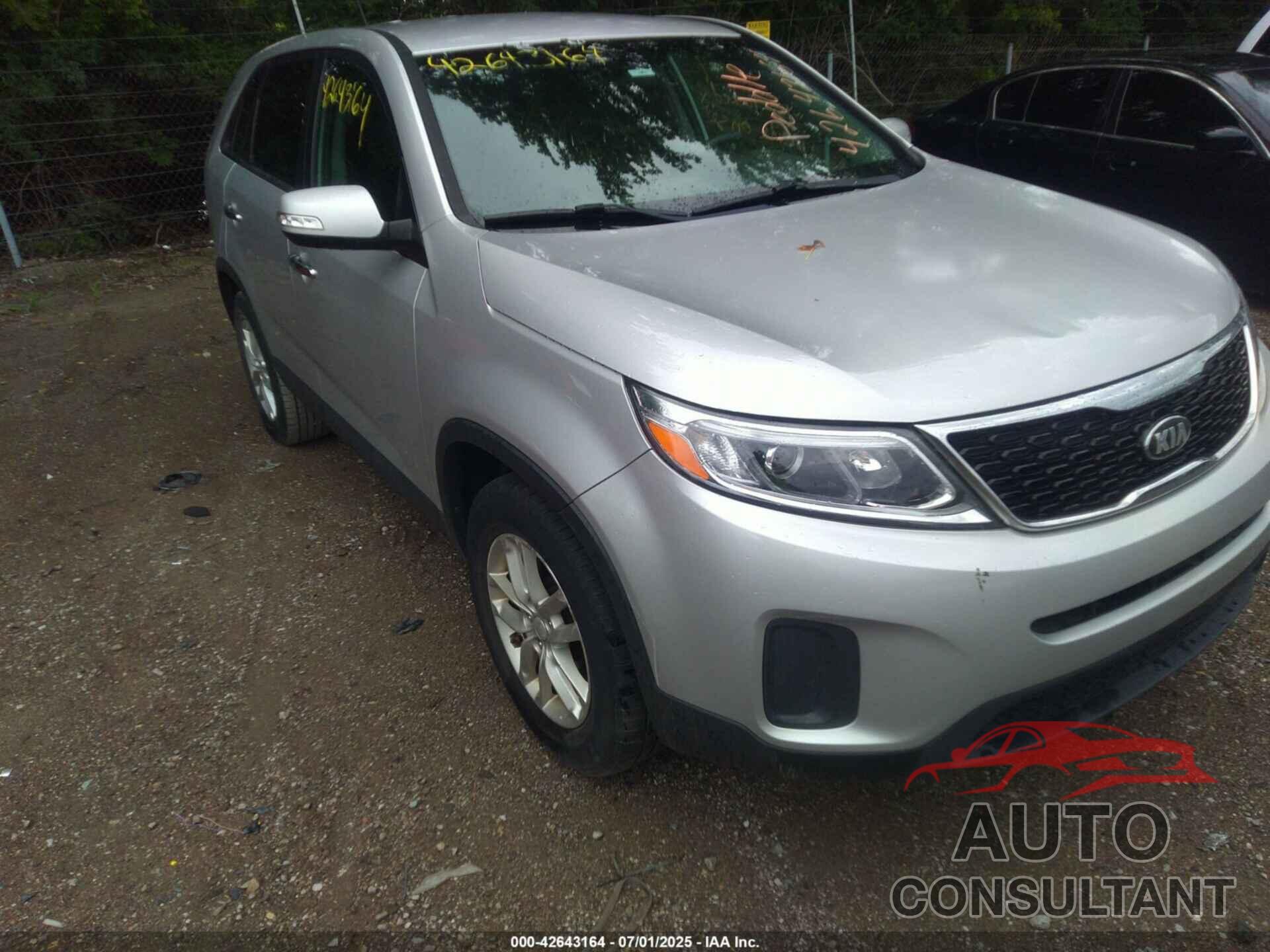 KIA SORENTO 2015 - 5XYKT3A66FG629320