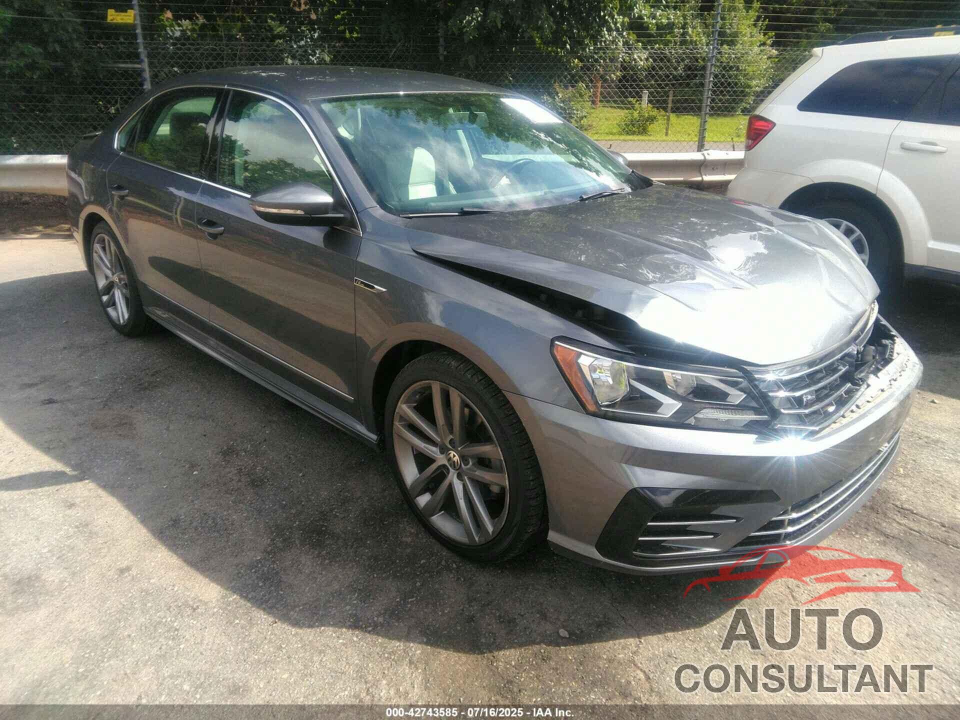 VOLKSWAGEN PASSAT 2017 - 1VWDT7A30HC000713