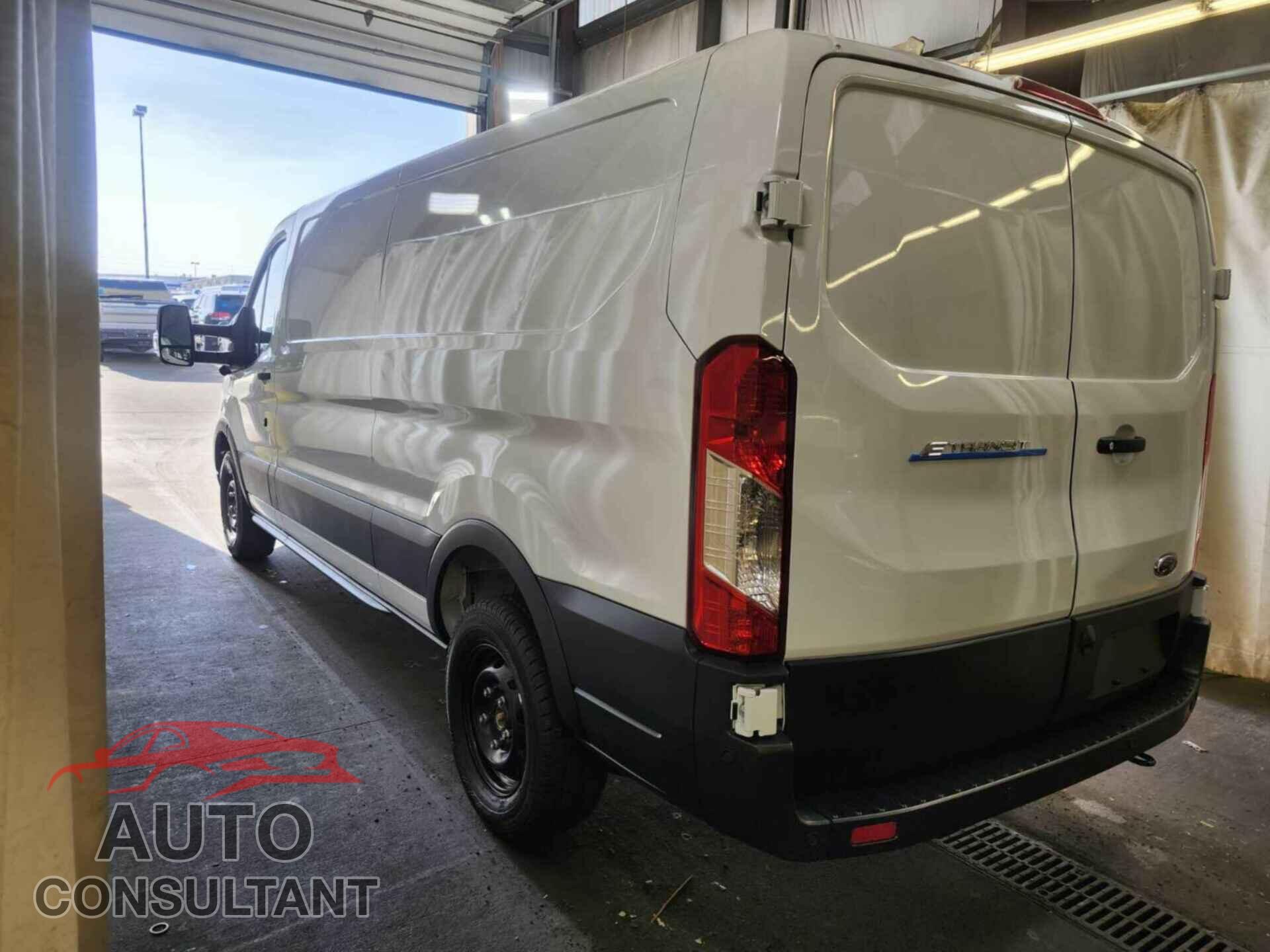 FORD E-TRANSIT-350 2025 - 1FTBW1YM2SKA12985