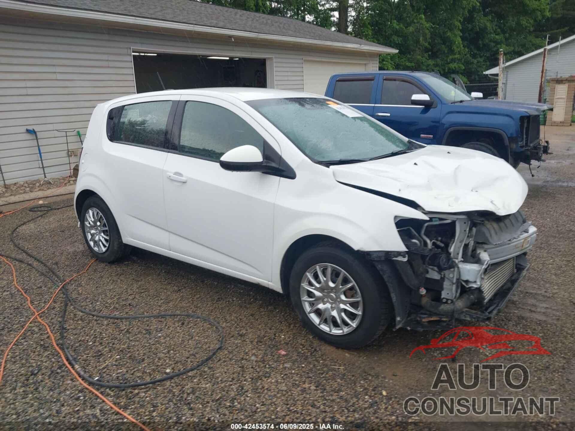 CHEVROLET SONIC 2019 - 1G1JG6SB2K4141156