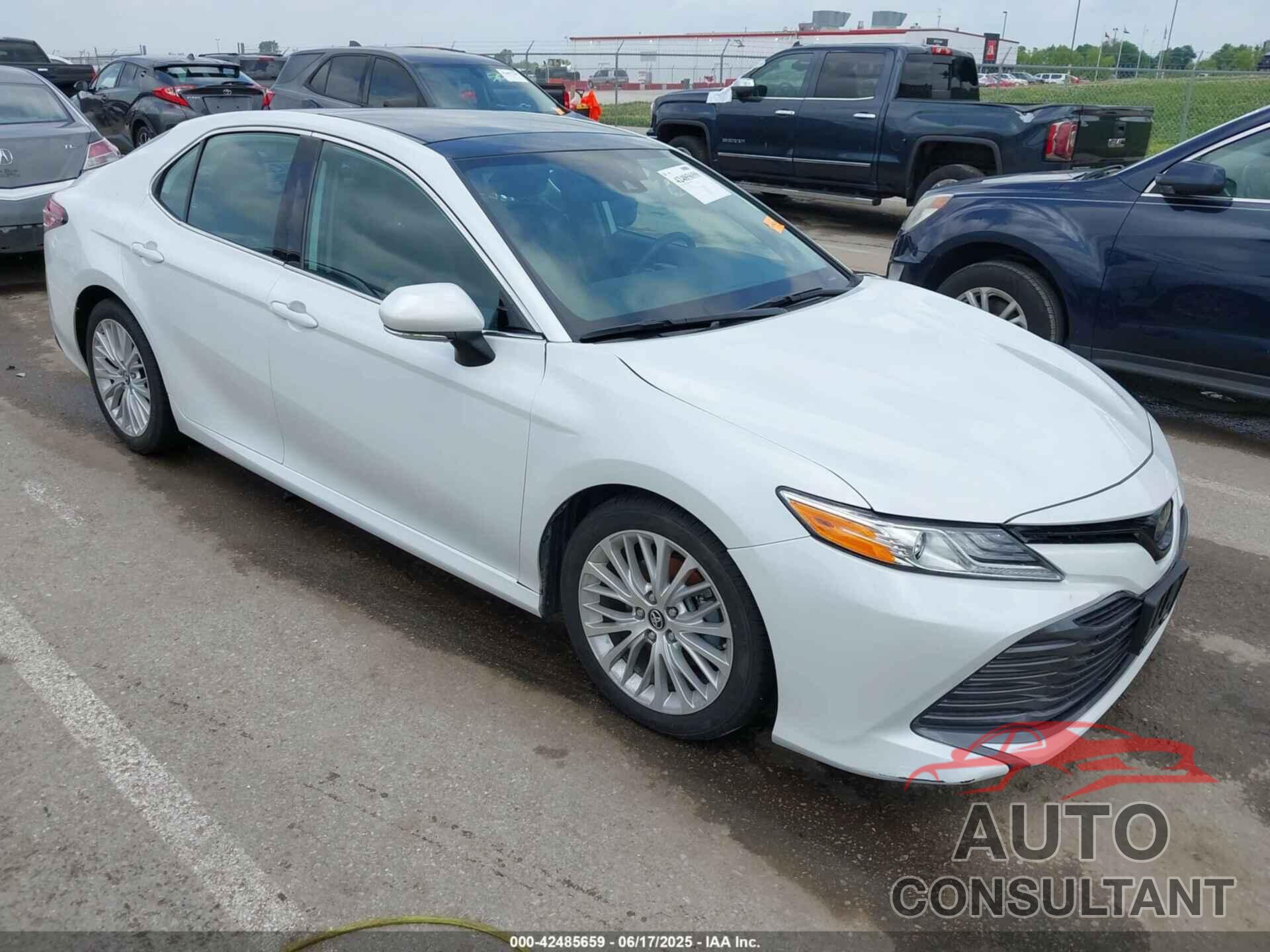 TOYOTA CAMRY 2019 - 4T1B11HK7KU815661