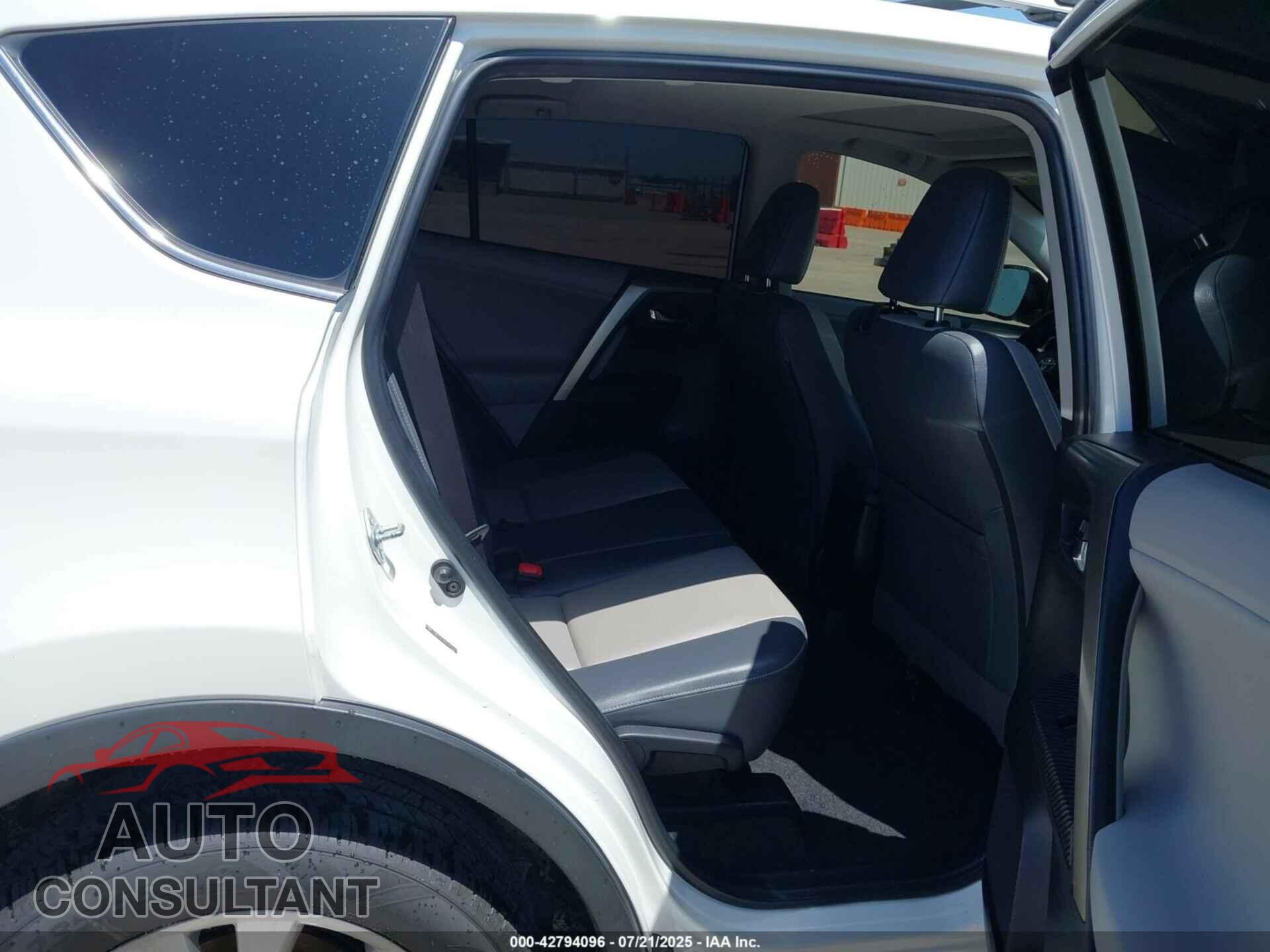 TOYOTA RAV4 2013 - JTMDFREV8D5019767