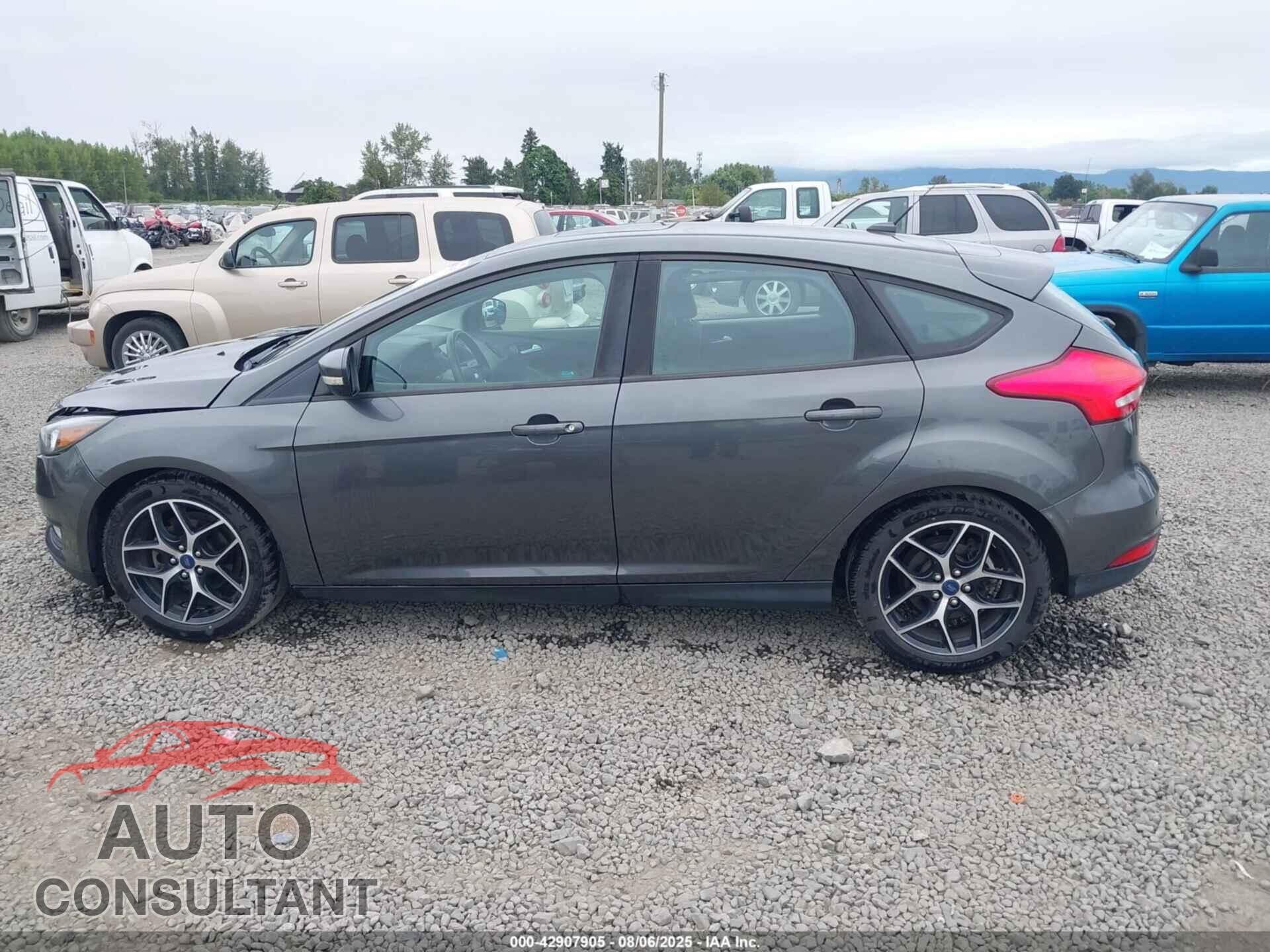 FORD FOCUS 2017 - 1FADP3M23HL255476