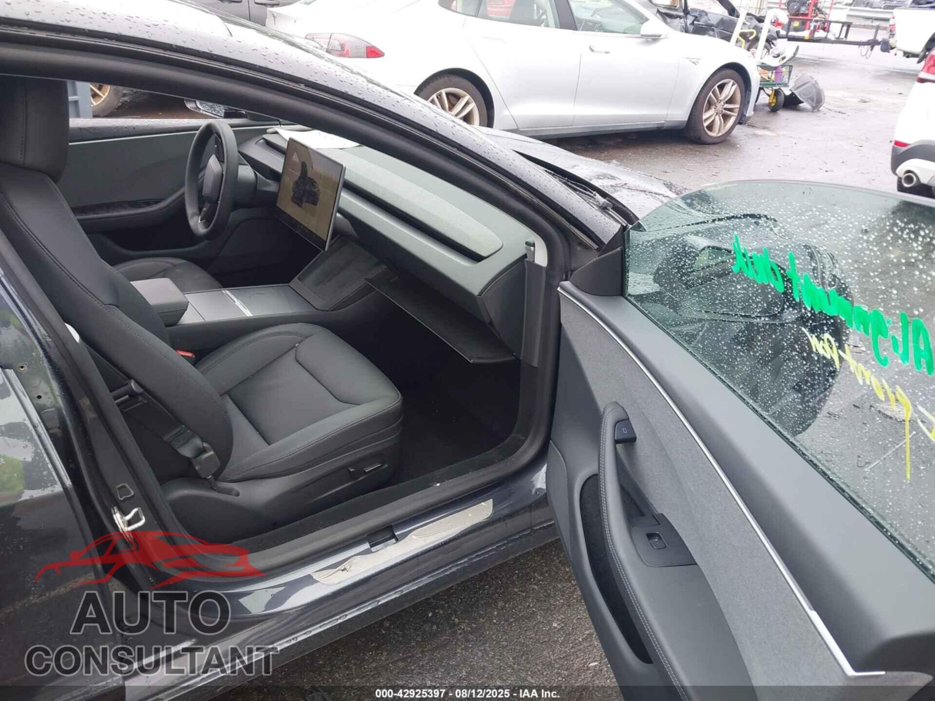 TESLA MODEL 3 2024 - 5YJ3E1EA6RF784592