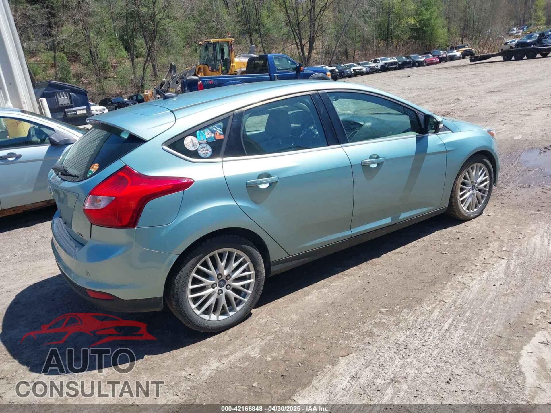 FORD FOCUS 2012 - 1FAHP3M2XCL302254