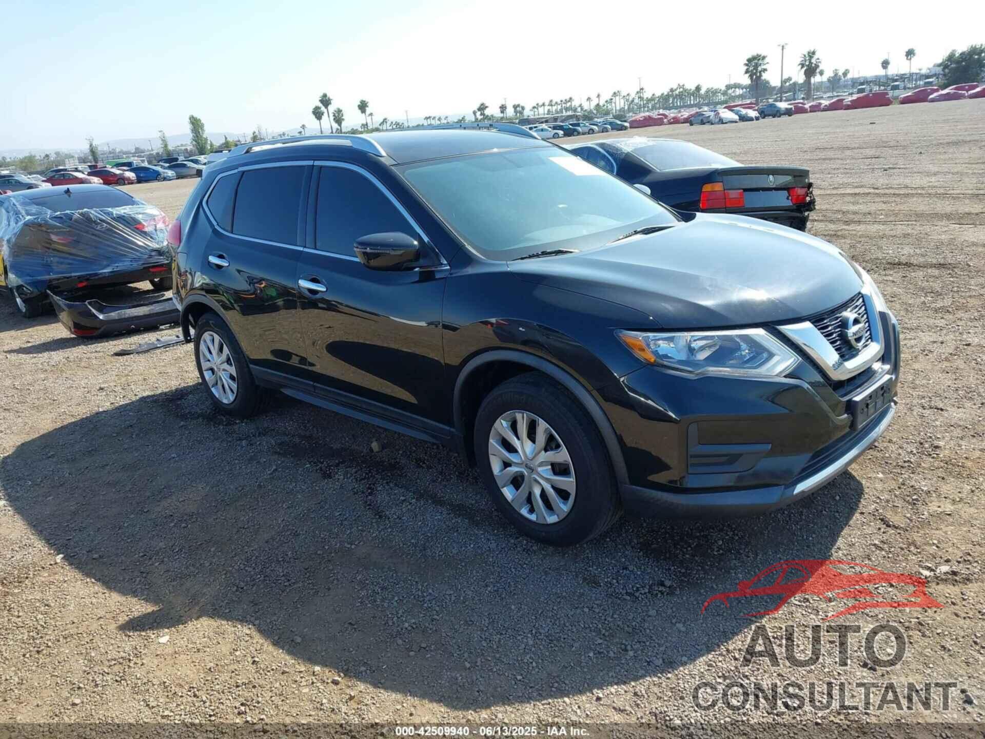 NISSAN ROGUE 2017 - KNMAT2MV9HP520813