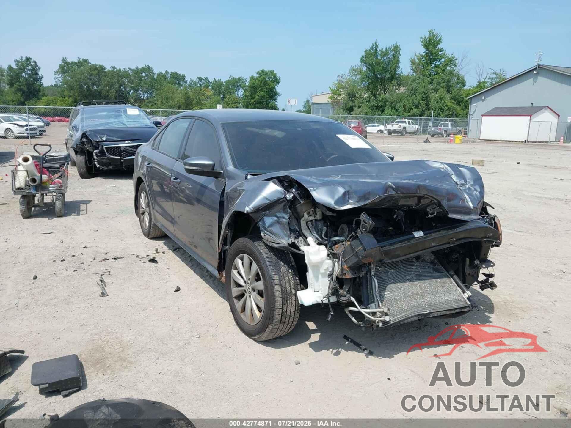 VOLKSWAGEN PASSAT 2014 - 1VWAP7A32EC004698
