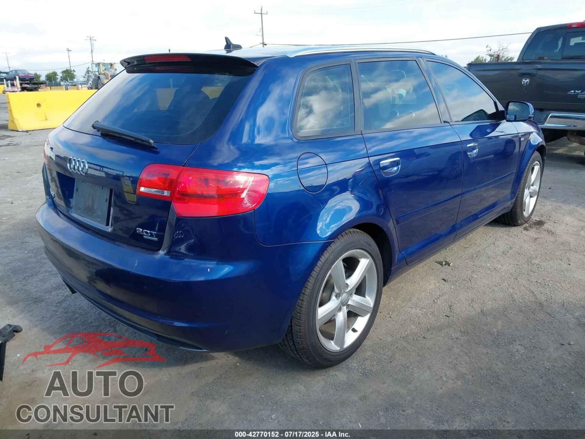 AUDI A3 2012 - WAUMFBFM5CA128154
