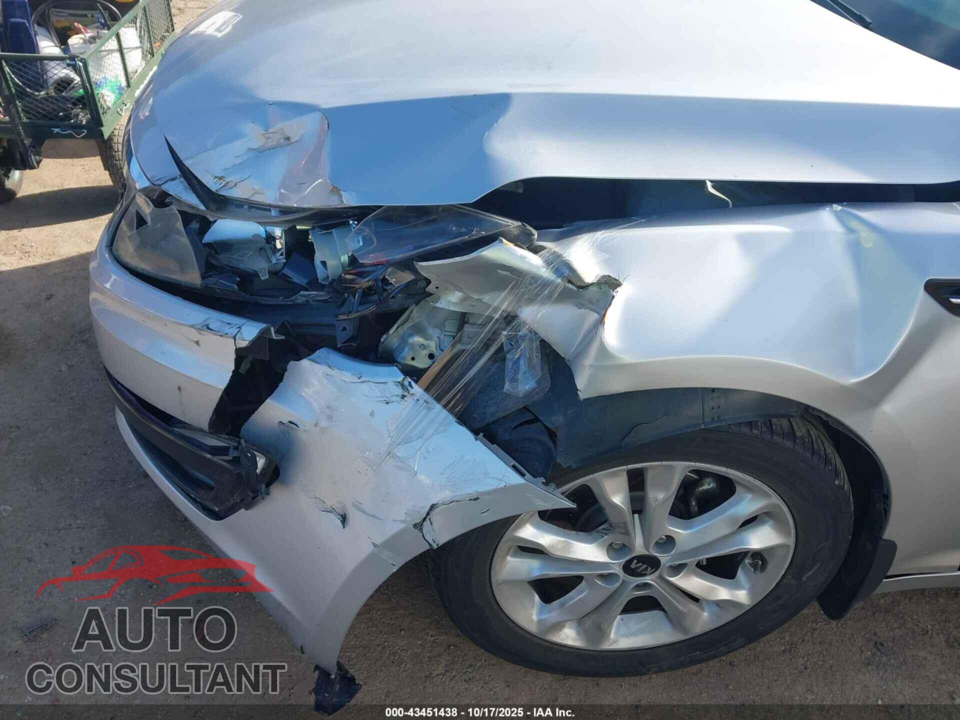 KIA OPTIMA 2011 - KNAGN4A75B5126912
