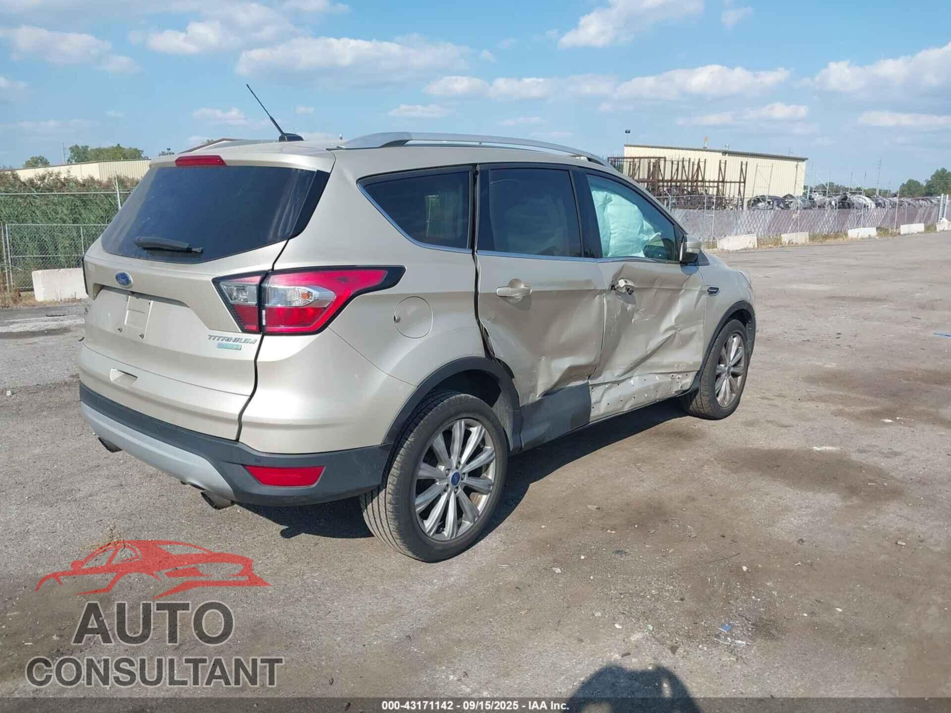 FORD ESCAPE 2017 - 1FMCU0JD7HUE92688