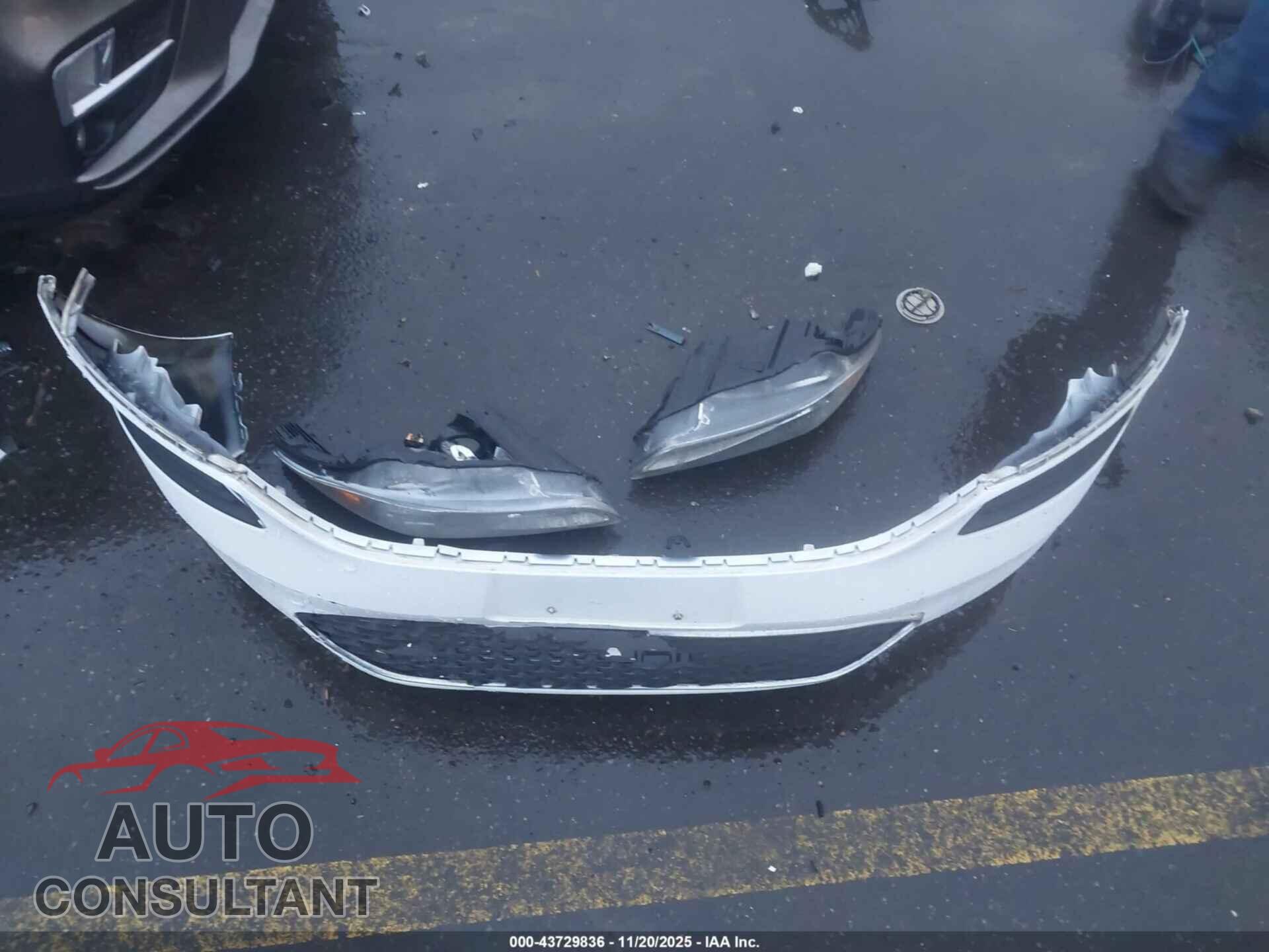 FORD FOCUS 2017 - 1FADP3F23HL319948