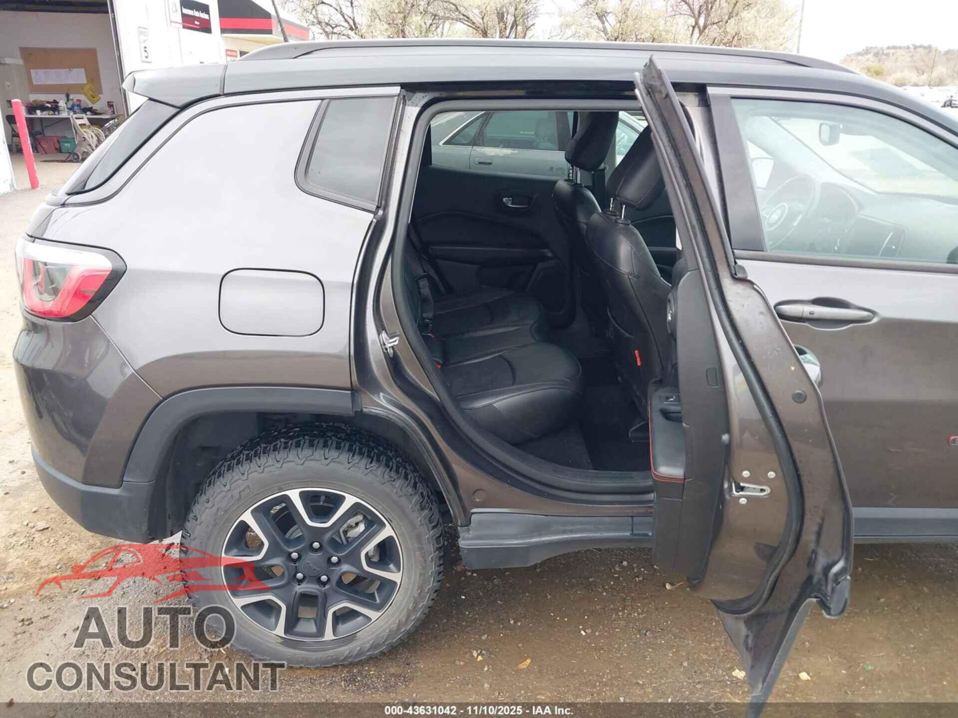 JEEP COMPASS 2020 - 3C4NJDDB3LT150004