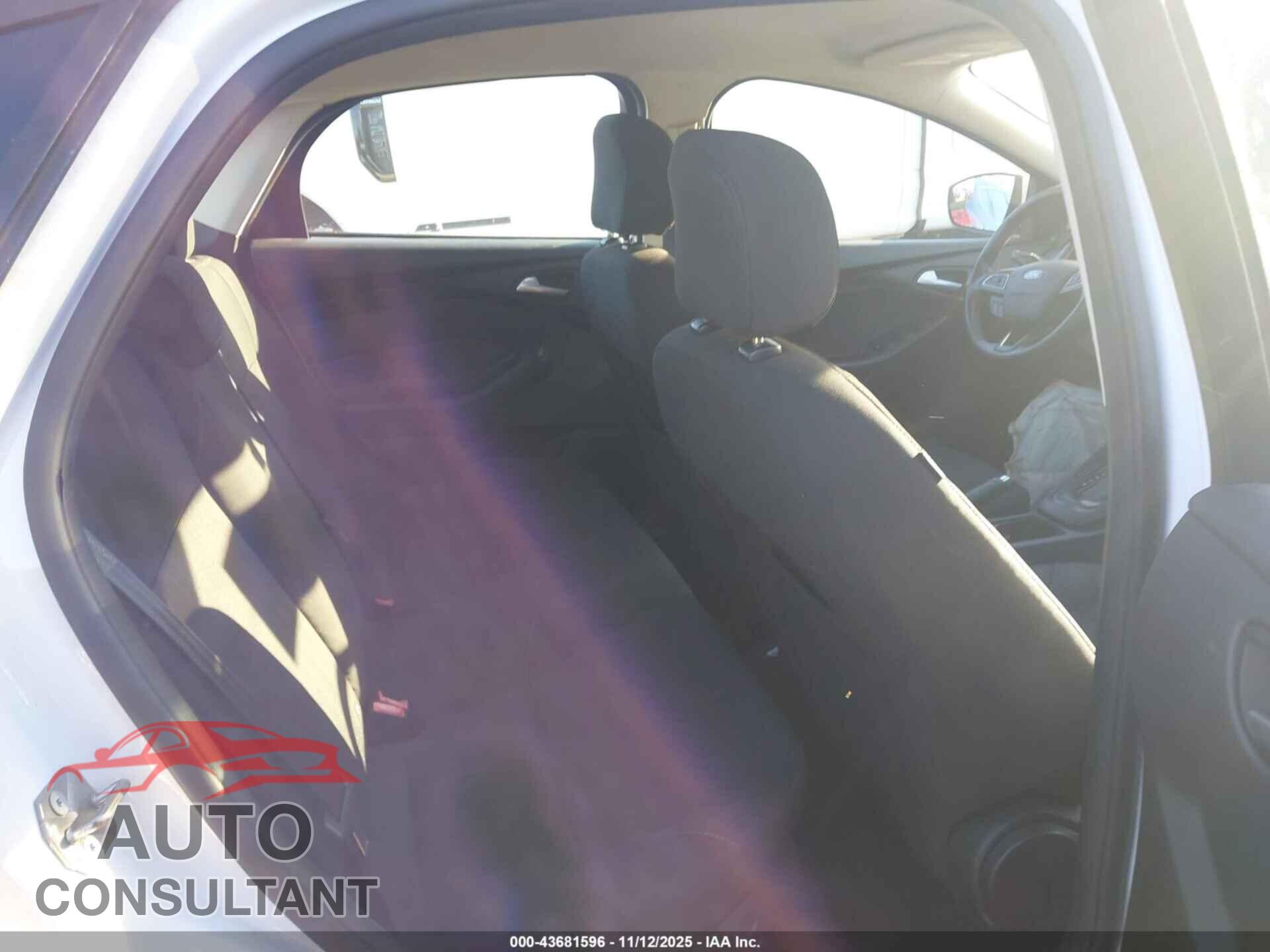 FORD FOCUS 2015 - 1FADP3F2XFL298562