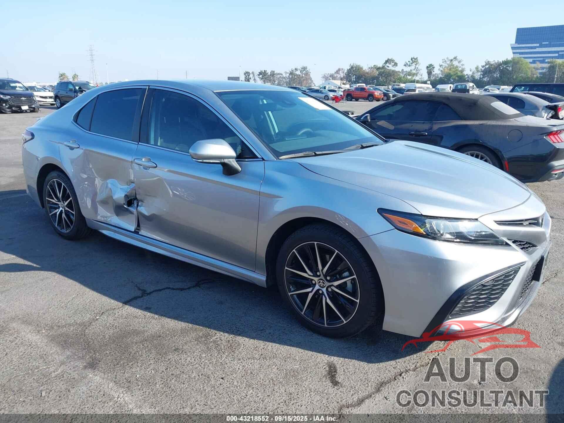 TOYOTA CAMRY 2023 - 4T1G11AK6PU789125