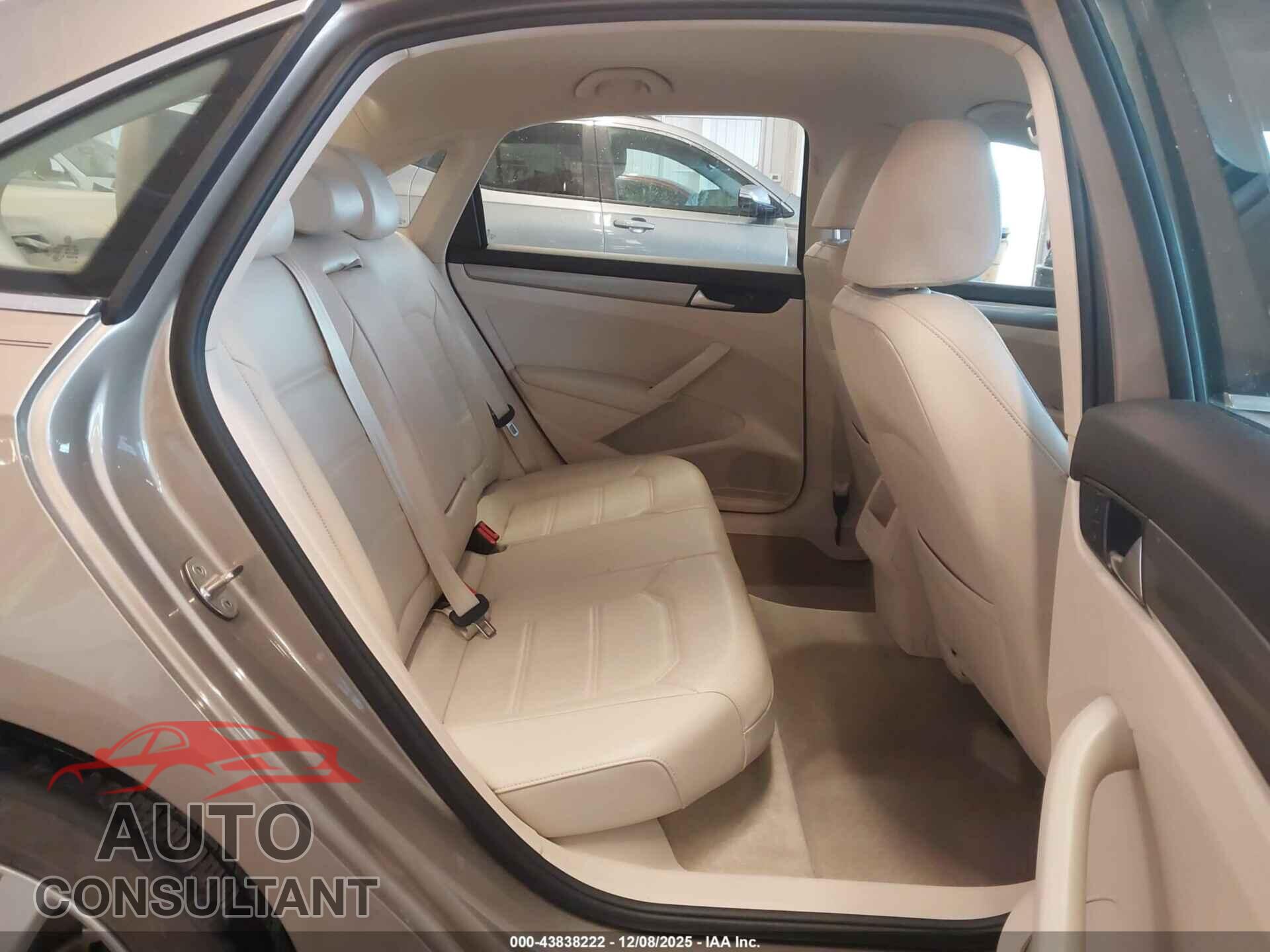 VOLKSWAGEN PASSAT 2015 - 1VWAT7A30FC099761