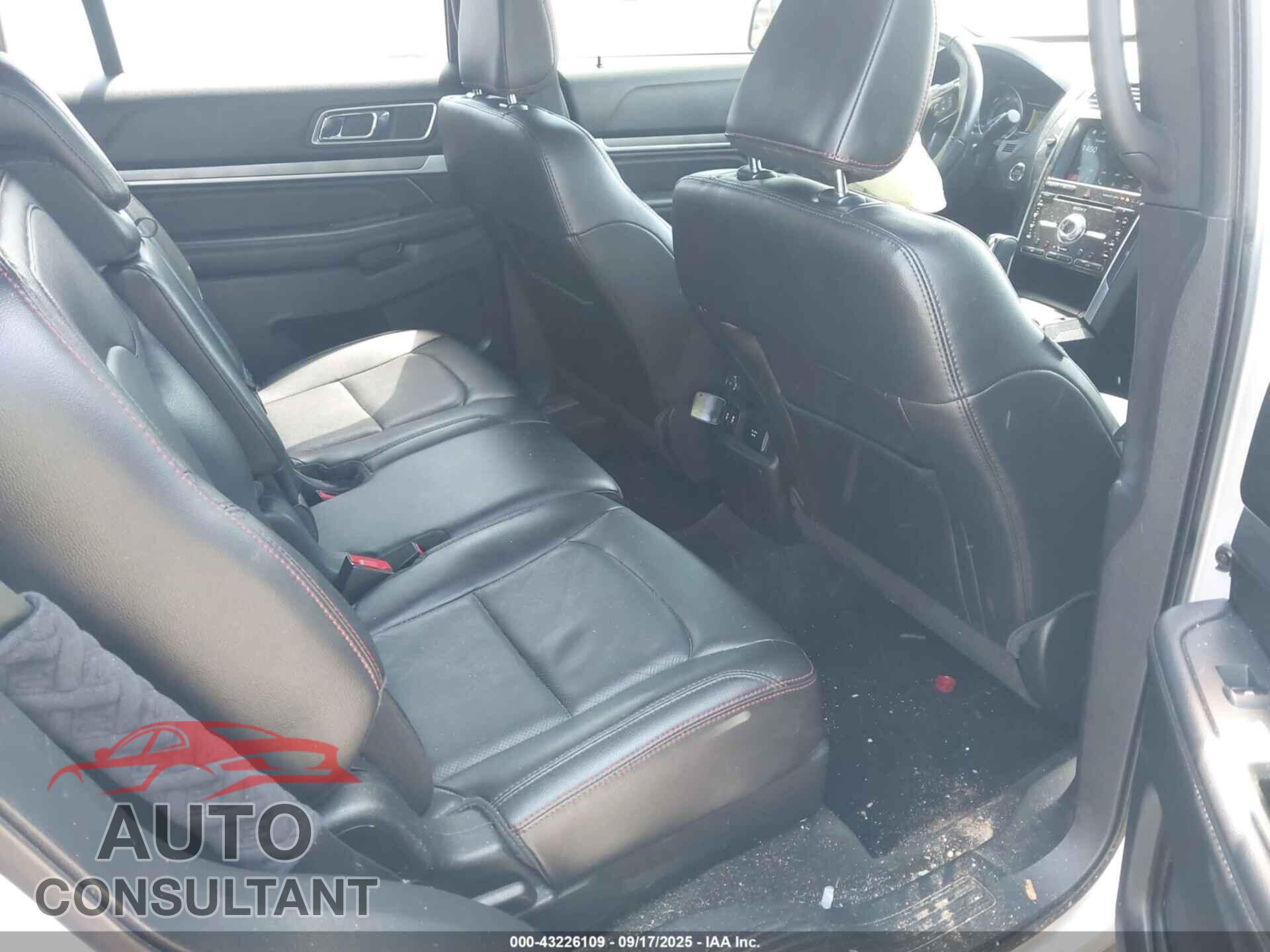 FORD EXPLORER 2018 - 1FM5K8GT1JGB15161
