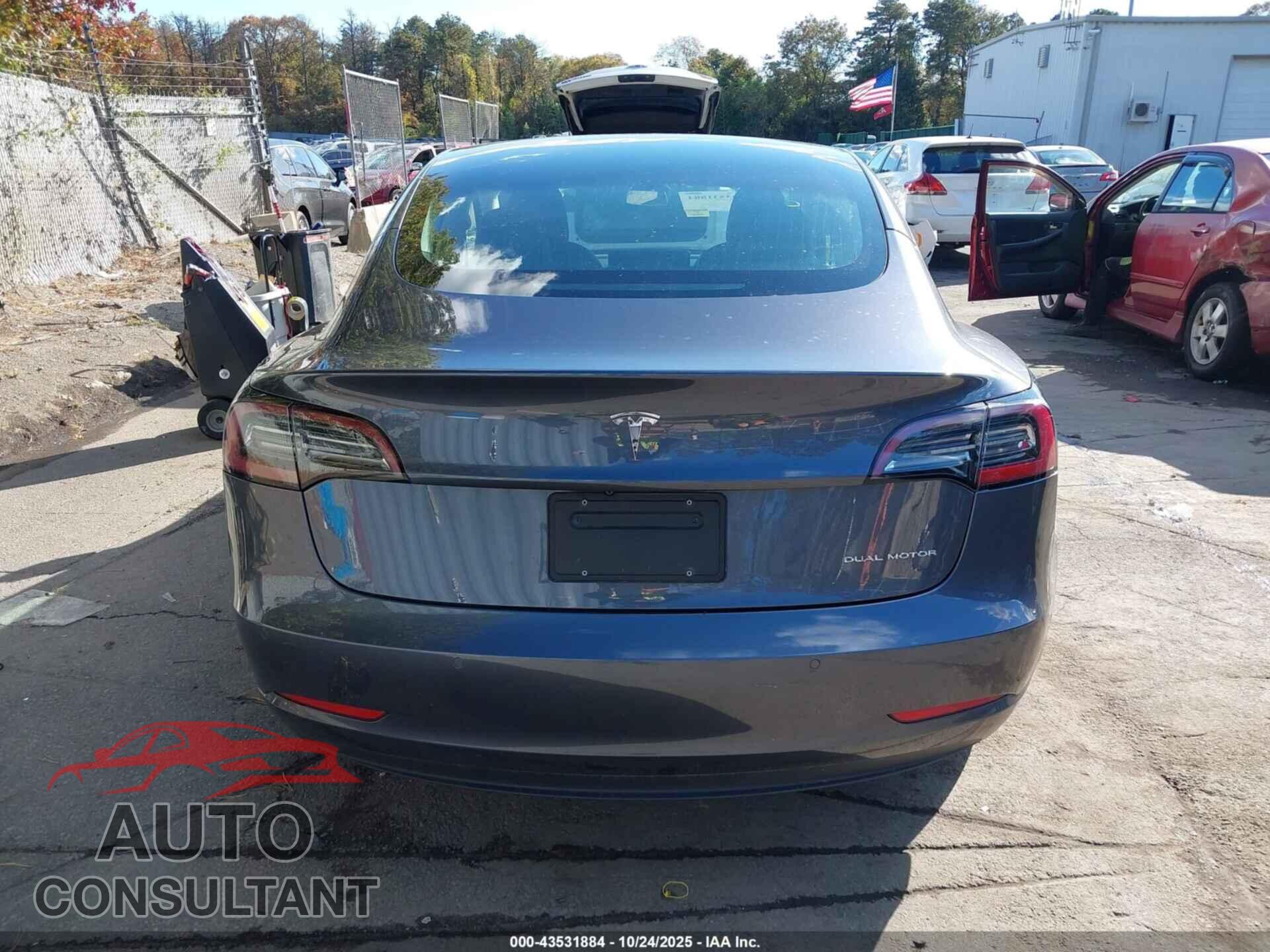 TESLA MODEL 3 2018 - 5YJ3E1EB6JF054372