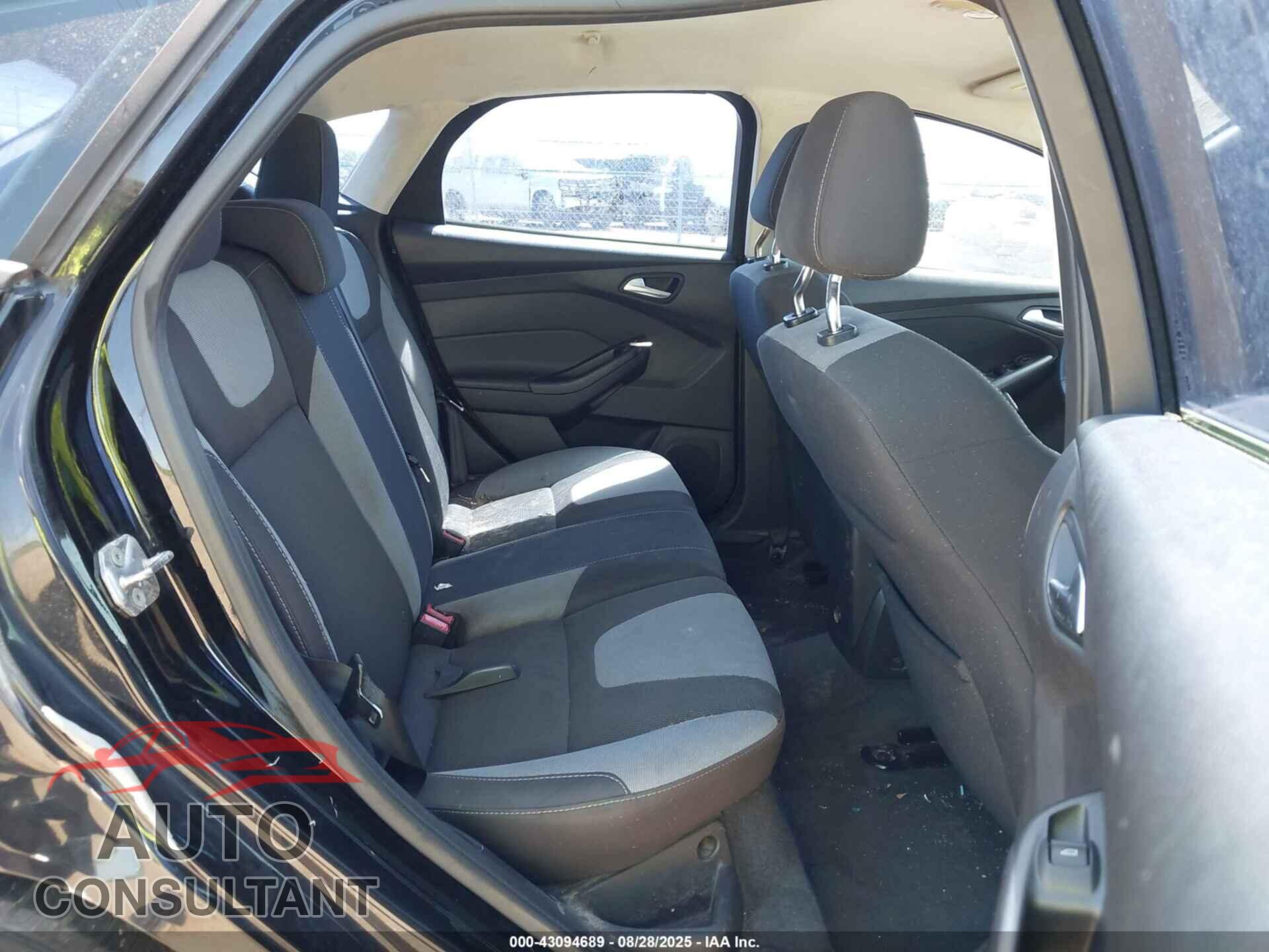 FORD FOCUS 2012 - 1FAHP3K22CL250024