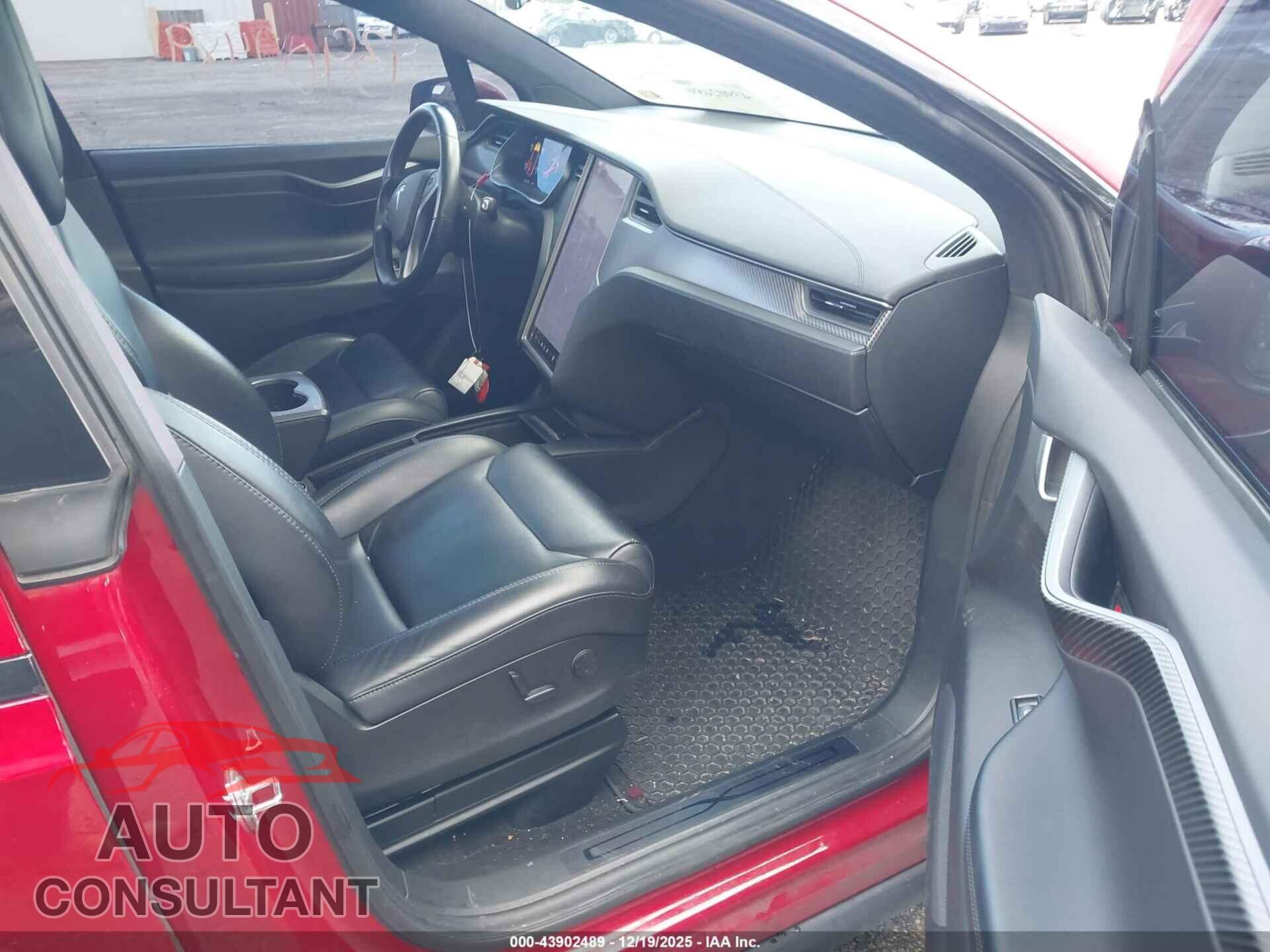 TESLA MODEL X 2018 - 5YJXCAE24JF112910