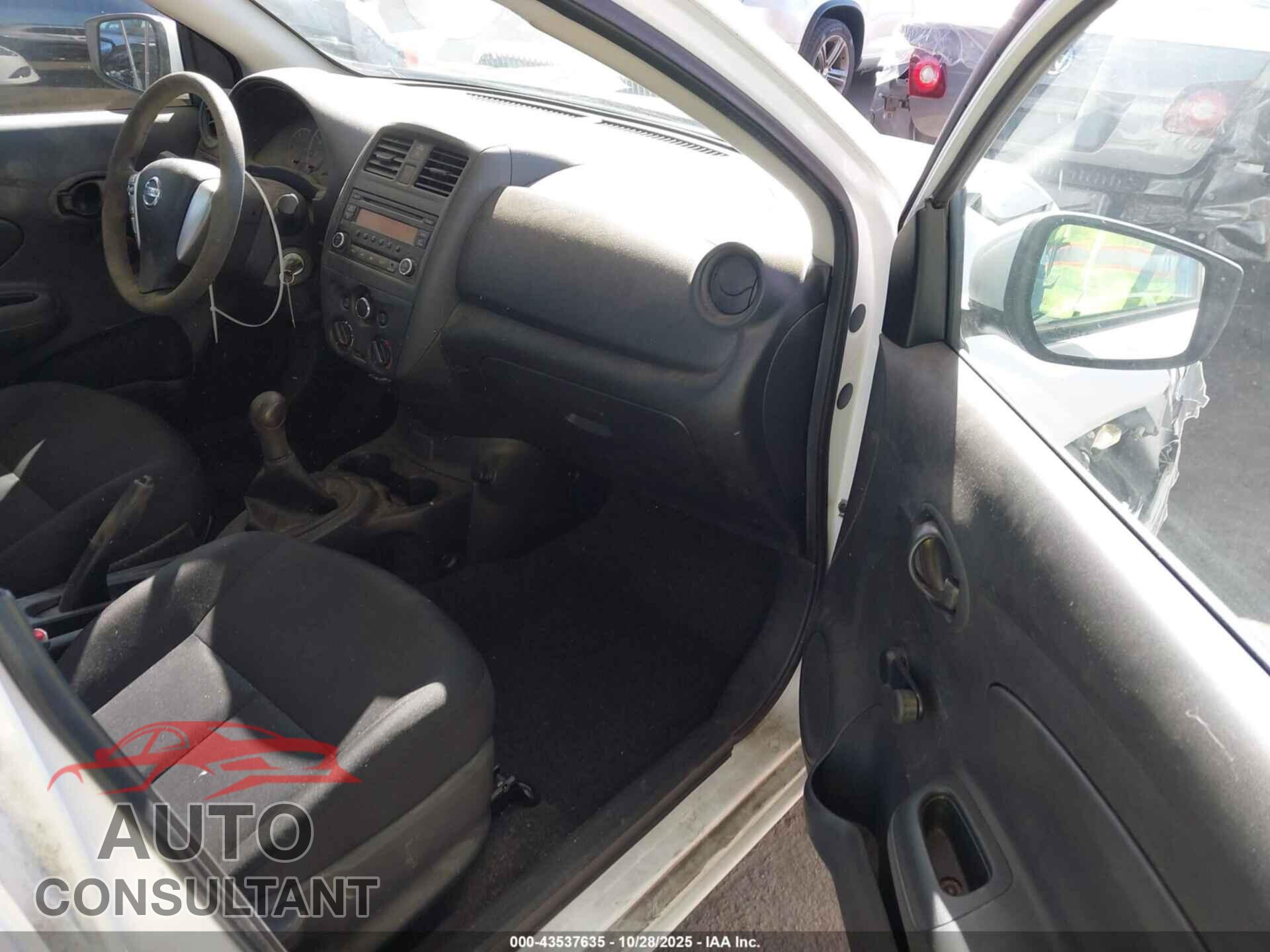 NISSAN VERSA 2017 - 3N1CN7AP3HL833070