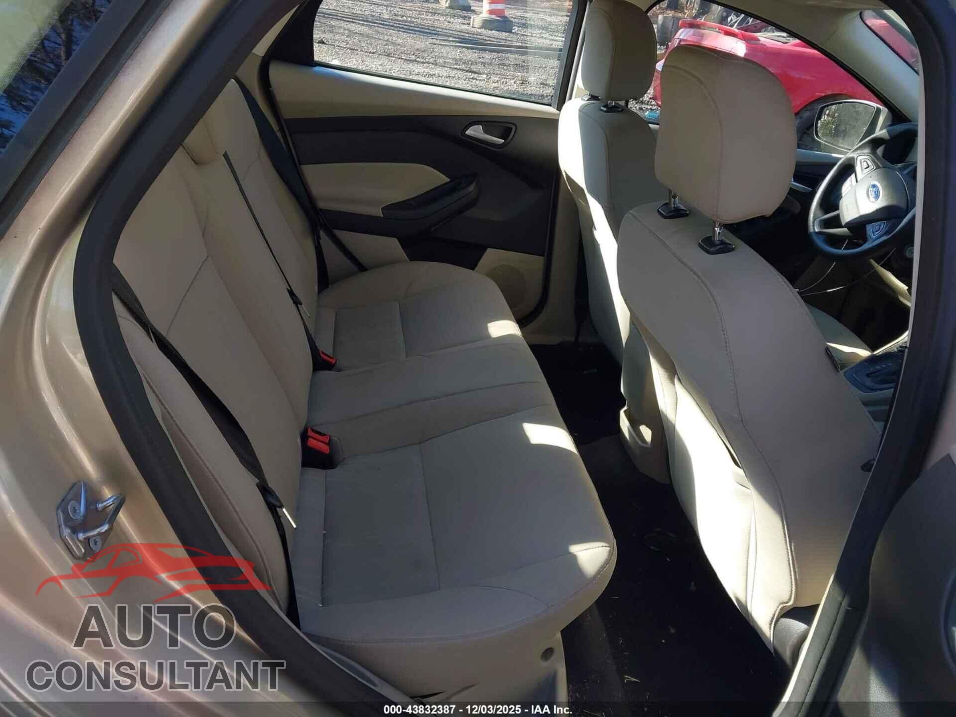 FORD FOCUS 2017 - 1FADP3F21HL252573