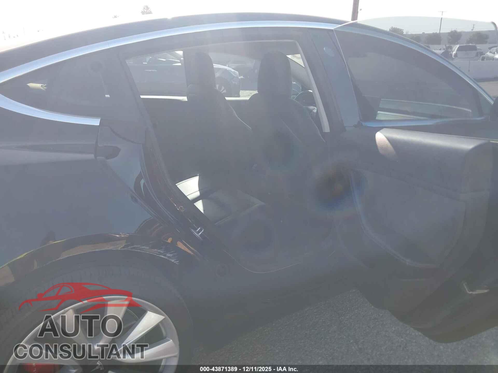 TESLA MODEL 3 2018 - 5YJ3E1EA9JF020661