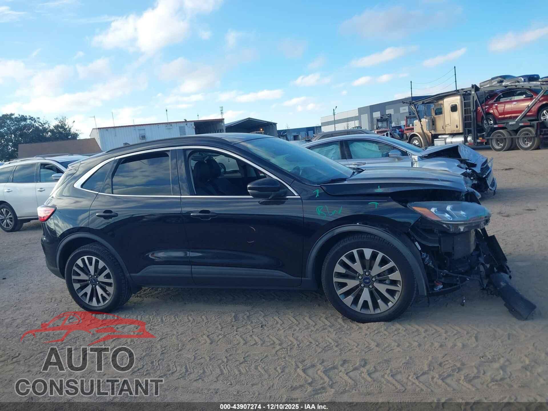 FORD ESCAPE 2020 - 1FMCU9J92LUA09830