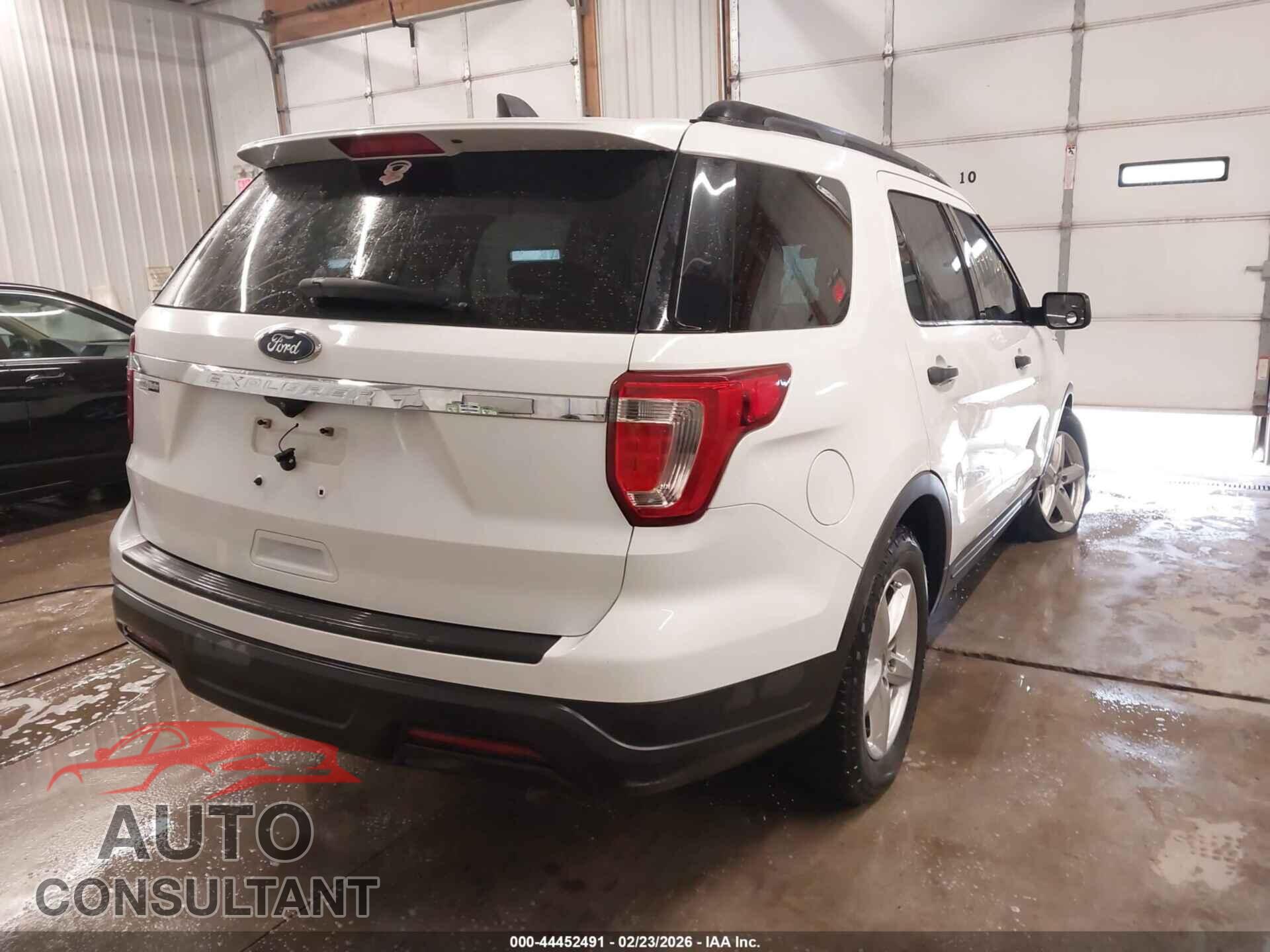FORD EXPLORER 2018 - 1FM5K7B8XJGB60001