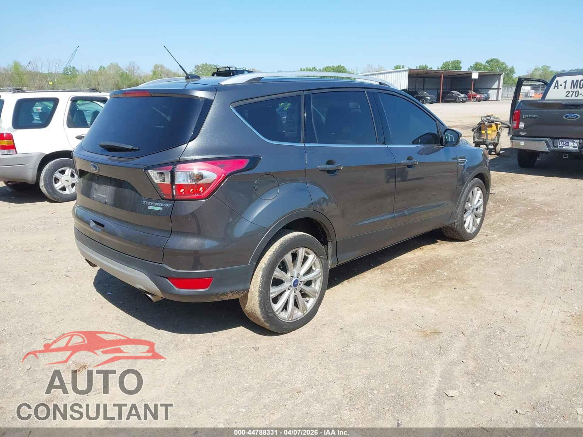 FORD ESCAPE 2017 - 1FMCU0JD3HUC37696
