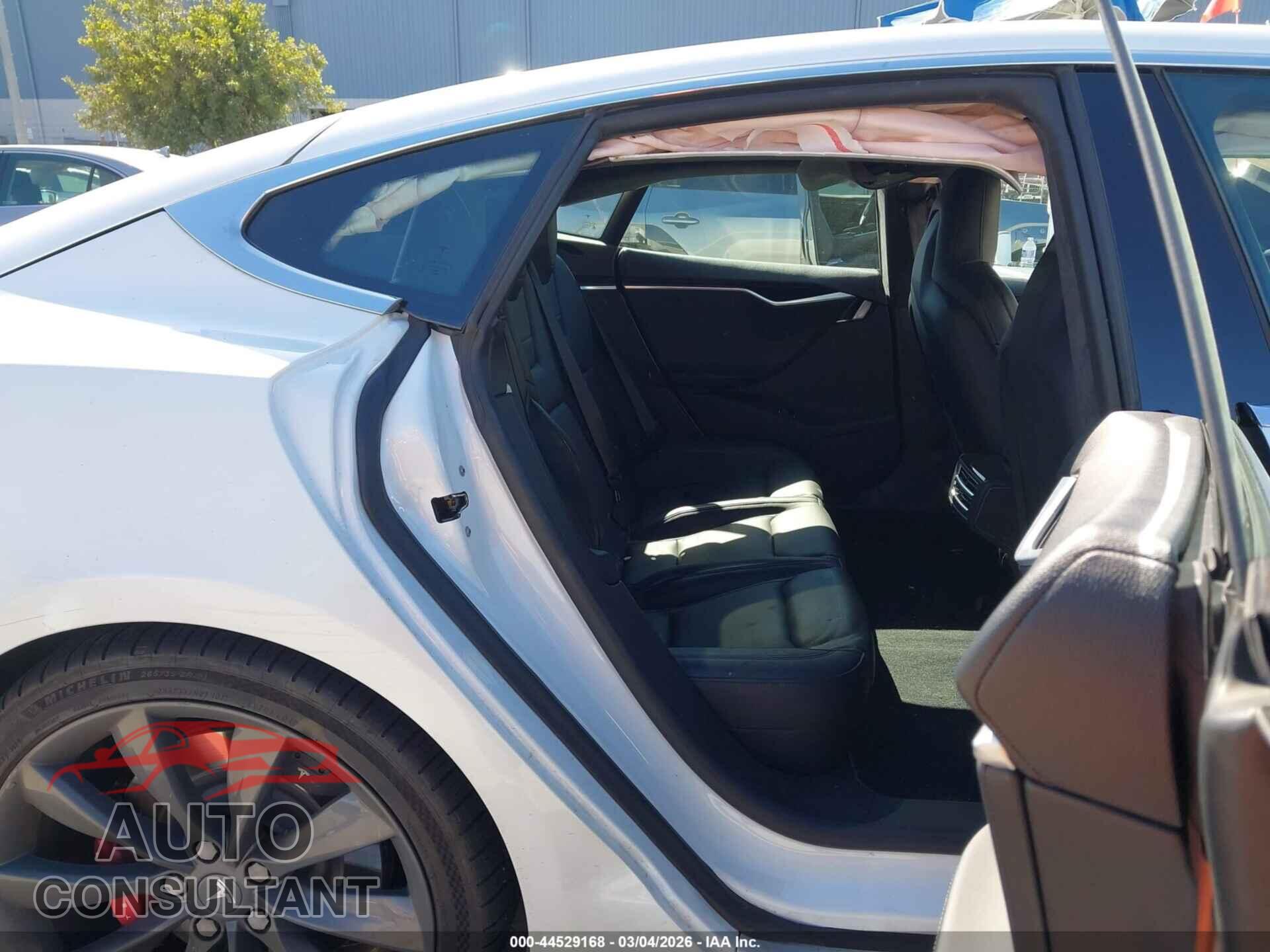TESLA MODEL S 2014 - 5YJSA1H28EFP63572