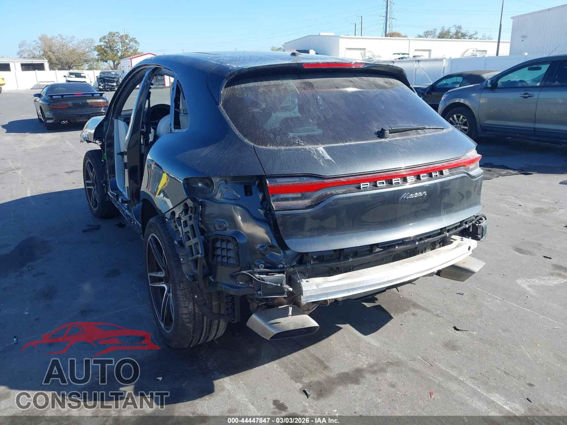 PORSCHE MACAN 2021 - WP1AA2A57MLB01076