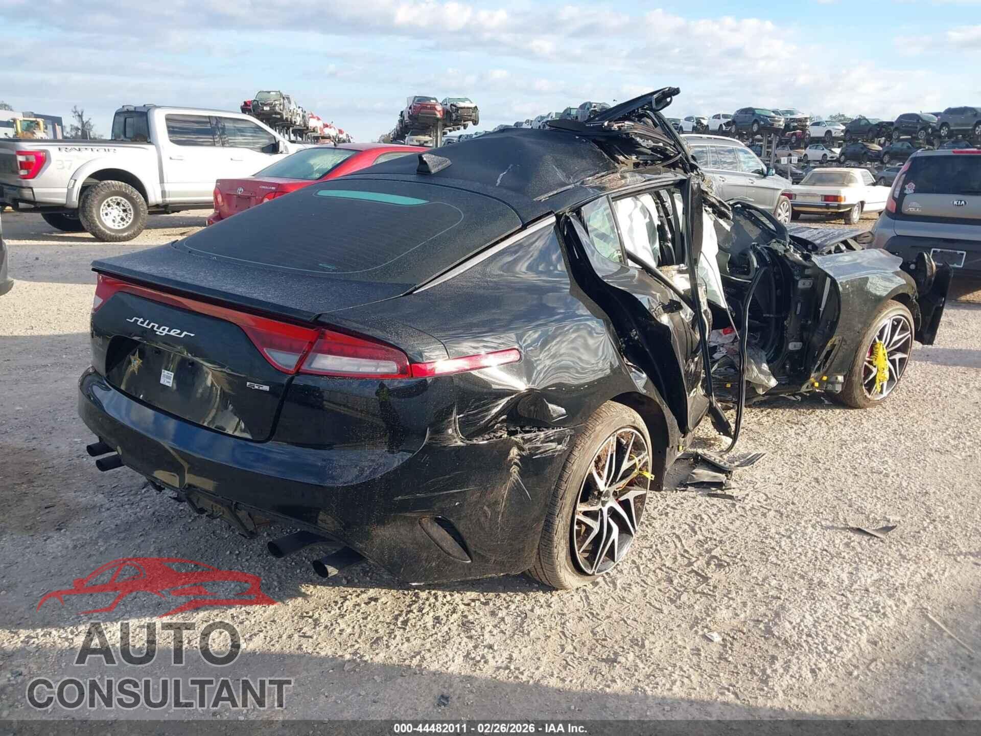 KIA STINGER 2023 - KNAE35LD7P6123582